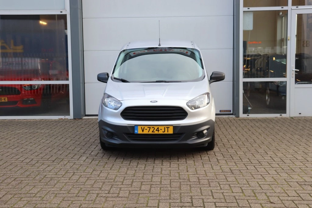 Hoofdafbeelding Ford Transit Courier