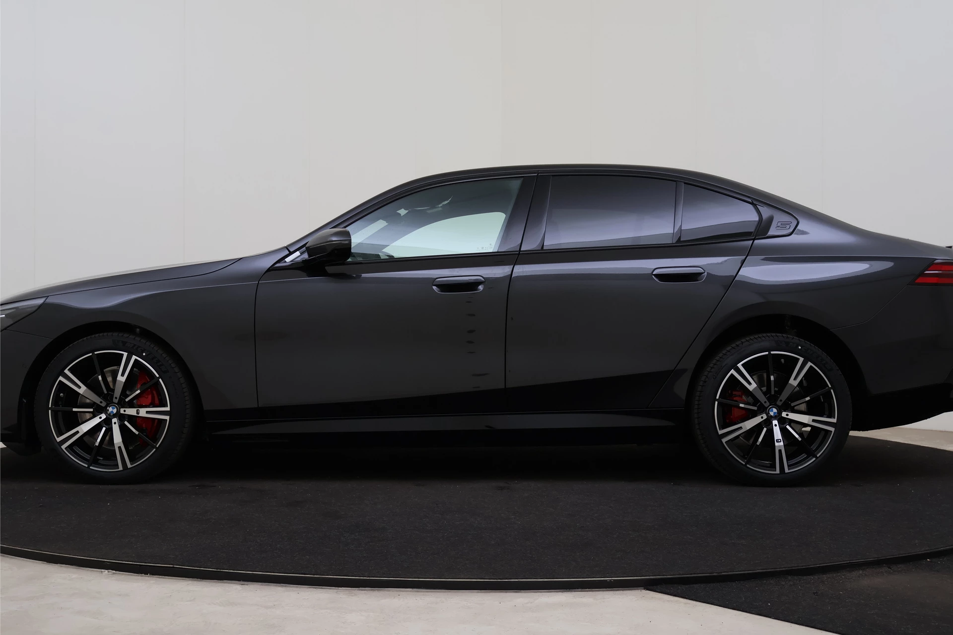 Hoofdafbeelding BMW i5