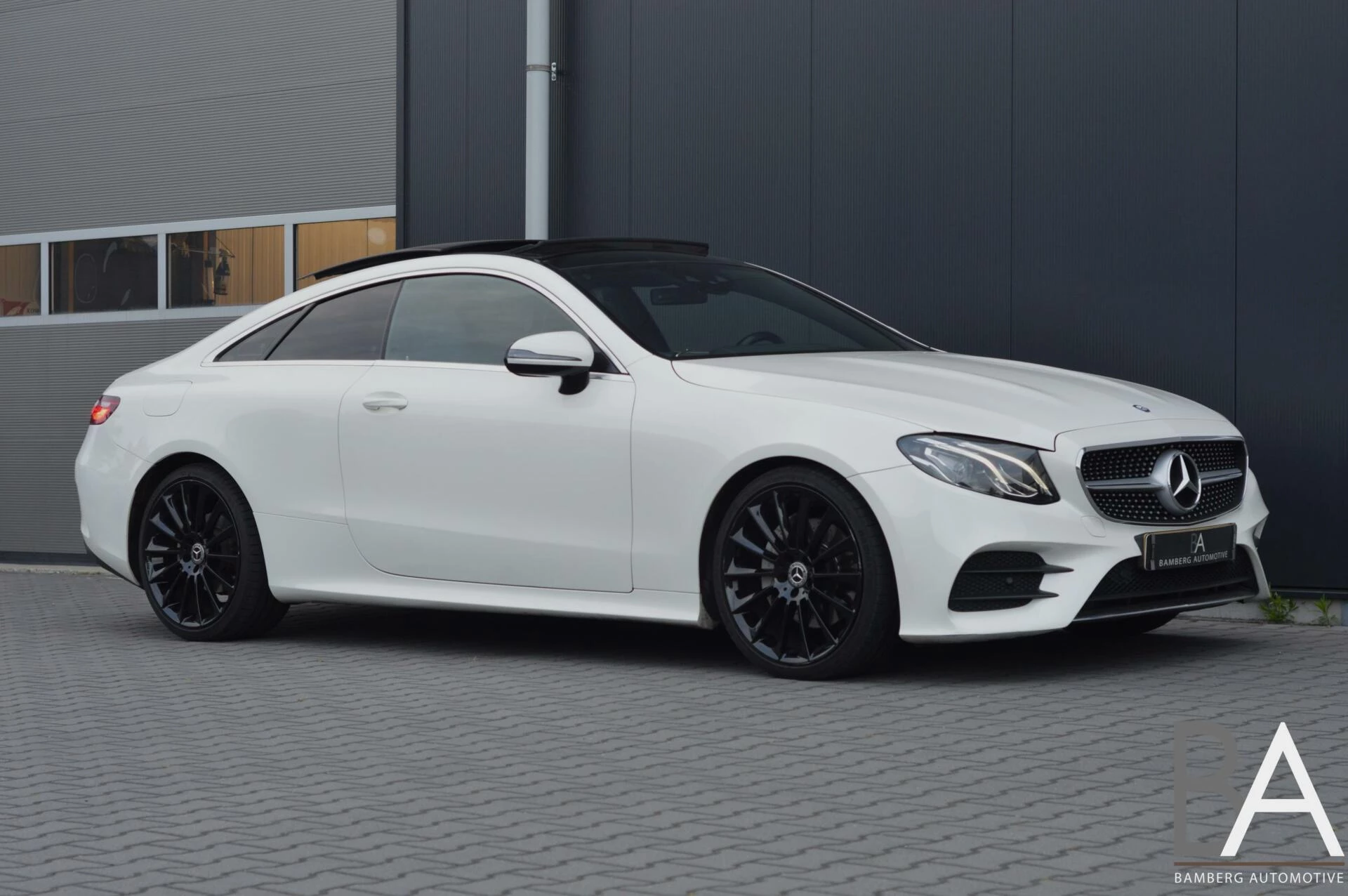 Hoofdafbeelding Mercedes-Benz E-Klasse