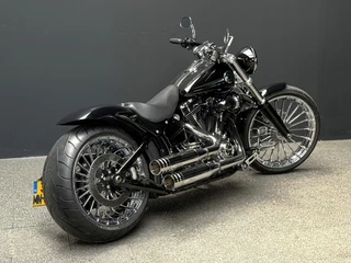 Harley-Davidson Breakout 103 Fxsb Softail Breakout 103 FXSB Softail Breakout Dr. Jekyll and Mr. Hyde DE03B
