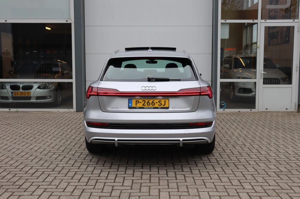 Hoofdafbeelding Audi e-tron