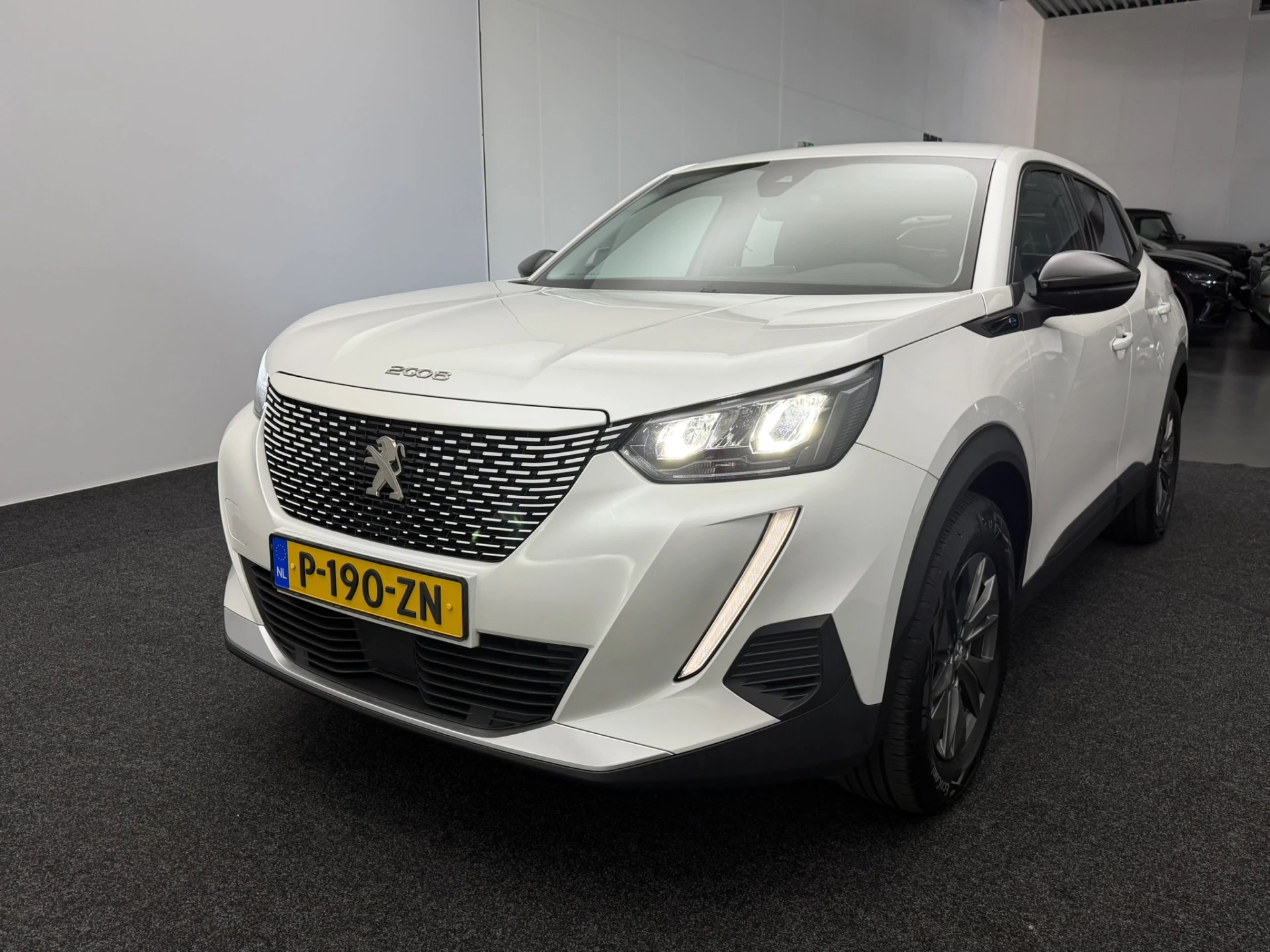 Hoofdafbeelding Peugeot e-2008