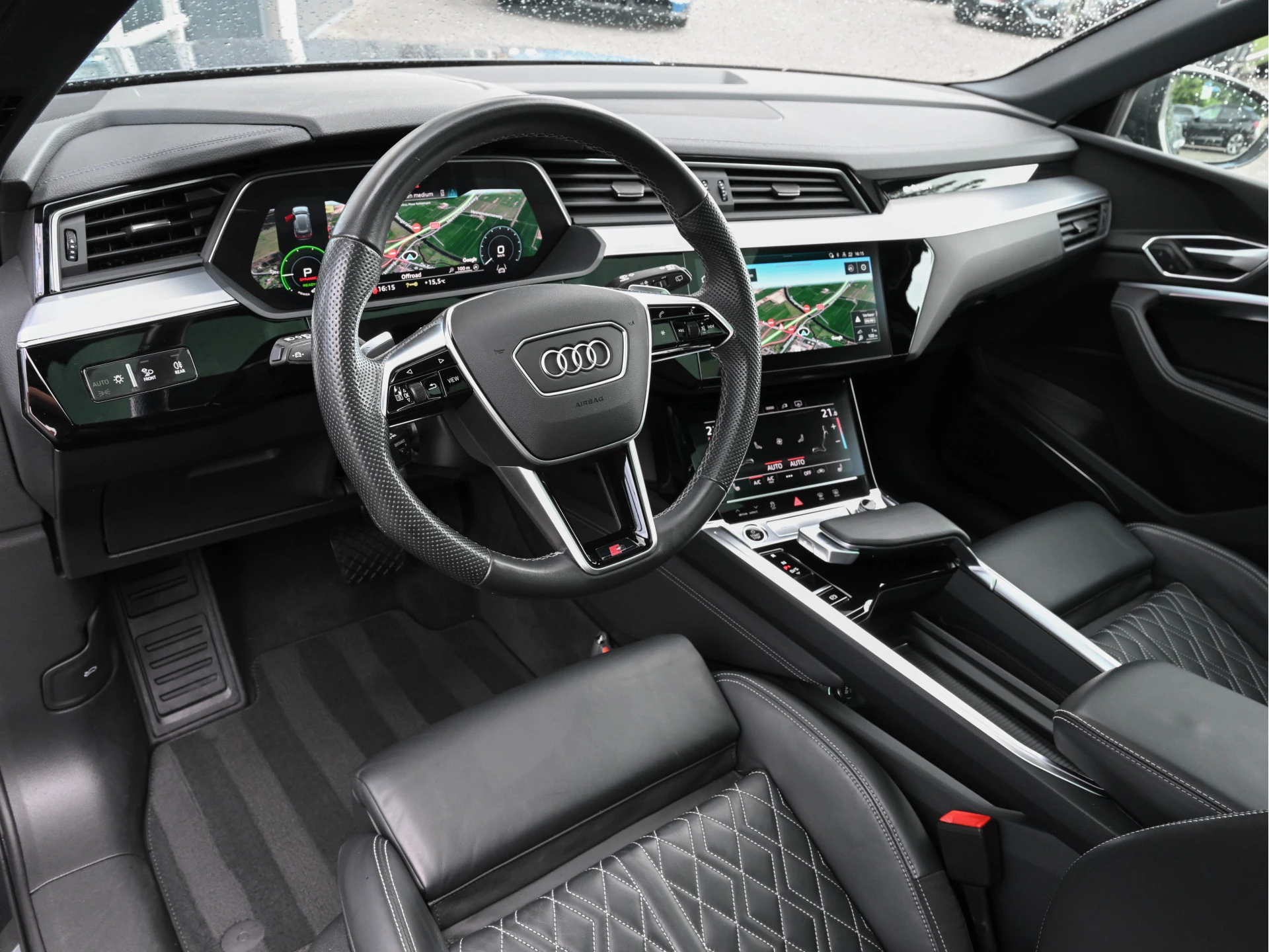 Hoofdafbeelding Audi e-tron