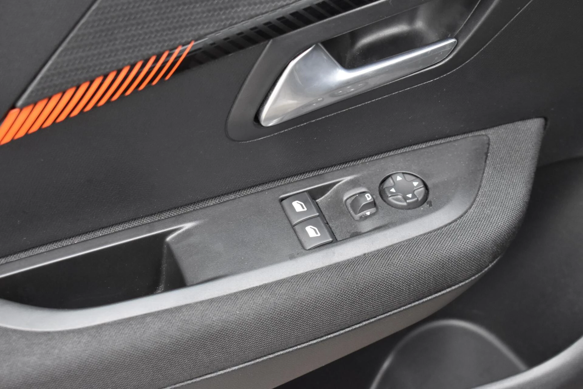 Hoofdafbeelding Peugeot e-208