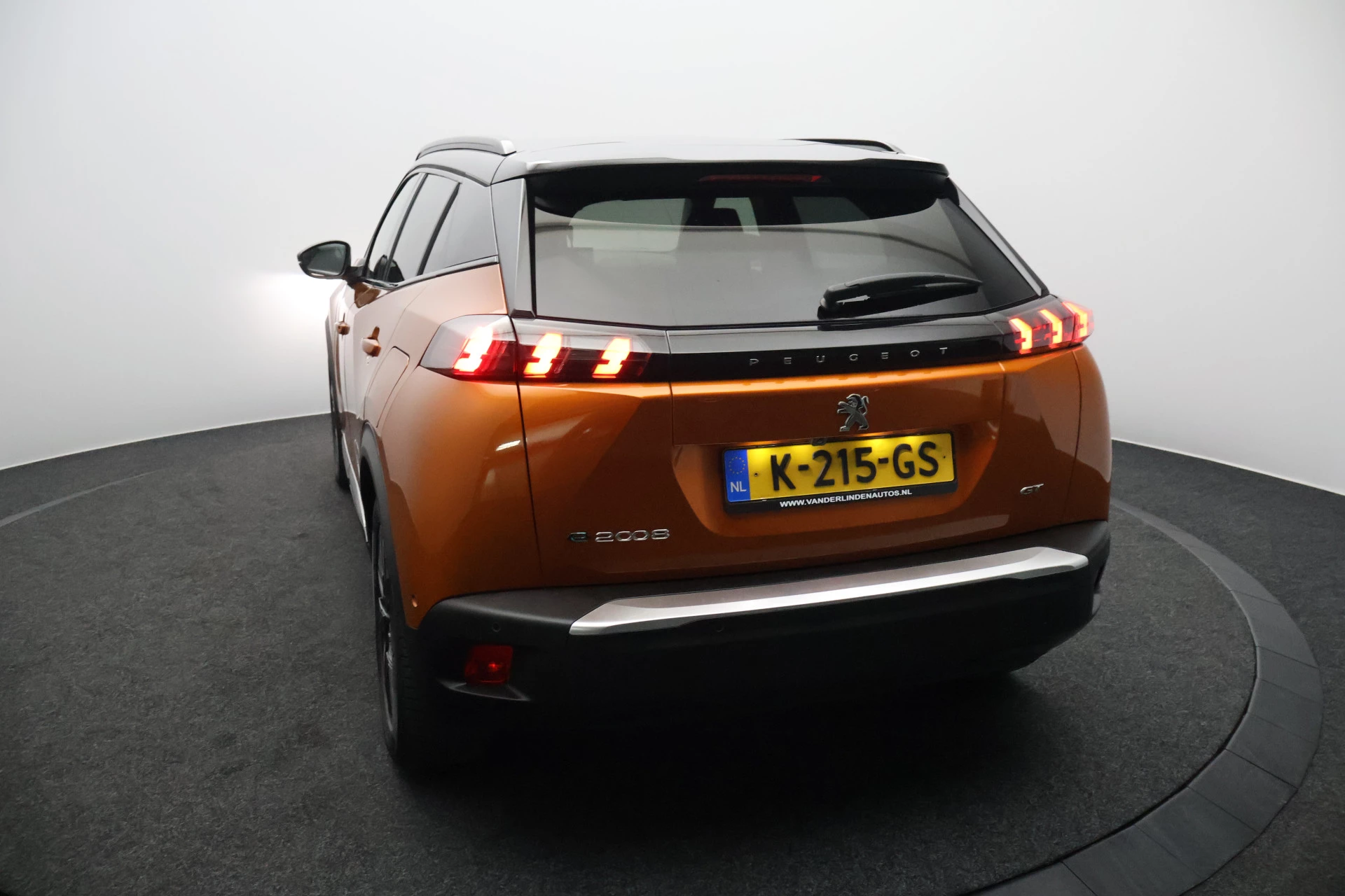 Hoofdafbeelding Peugeot e-2008