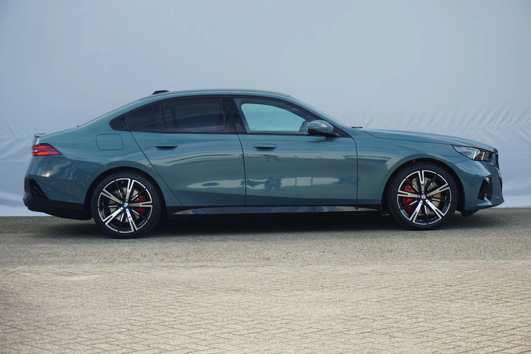 Hoofdafbeelding BMW i5