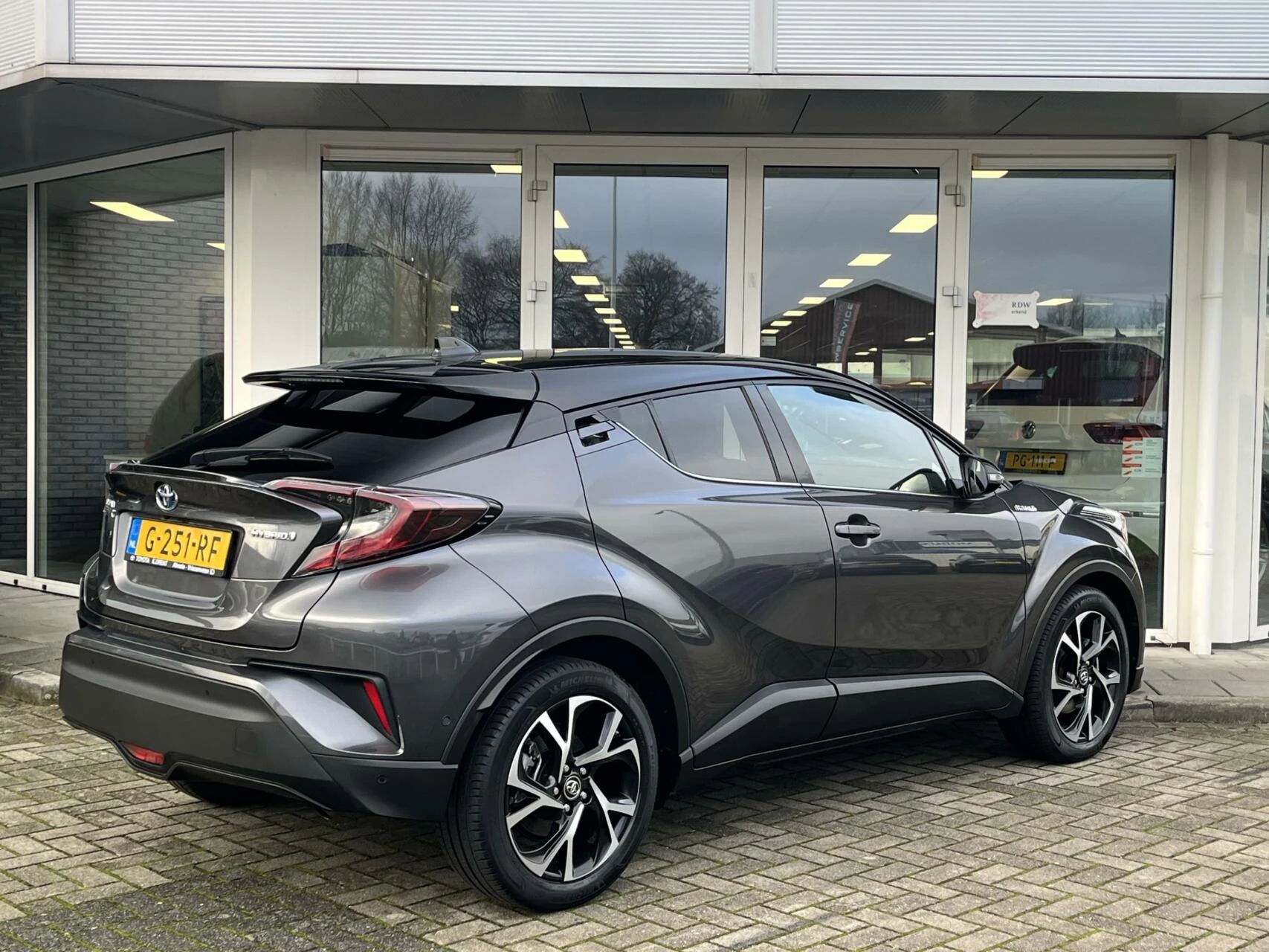 Hoofdafbeelding Toyota C-HR