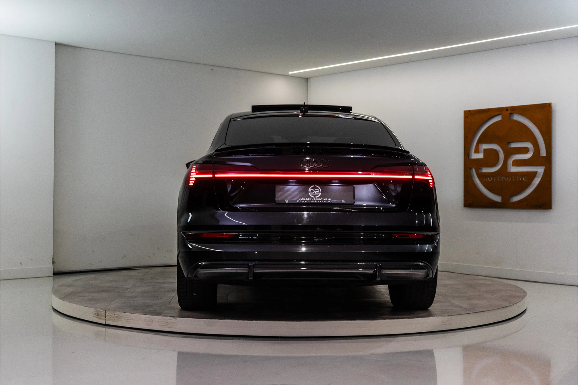 Hoofdafbeelding Audi e-tron