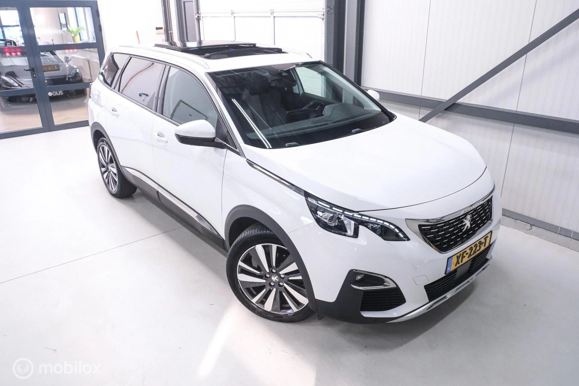 Hoofdafbeelding Peugeot 5008