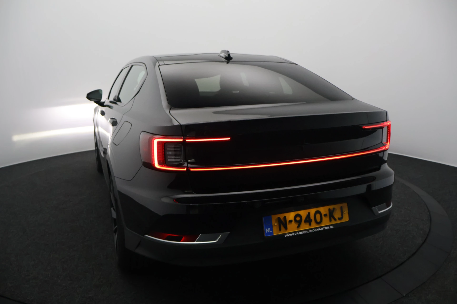 Hoofdafbeelding Polestar 2