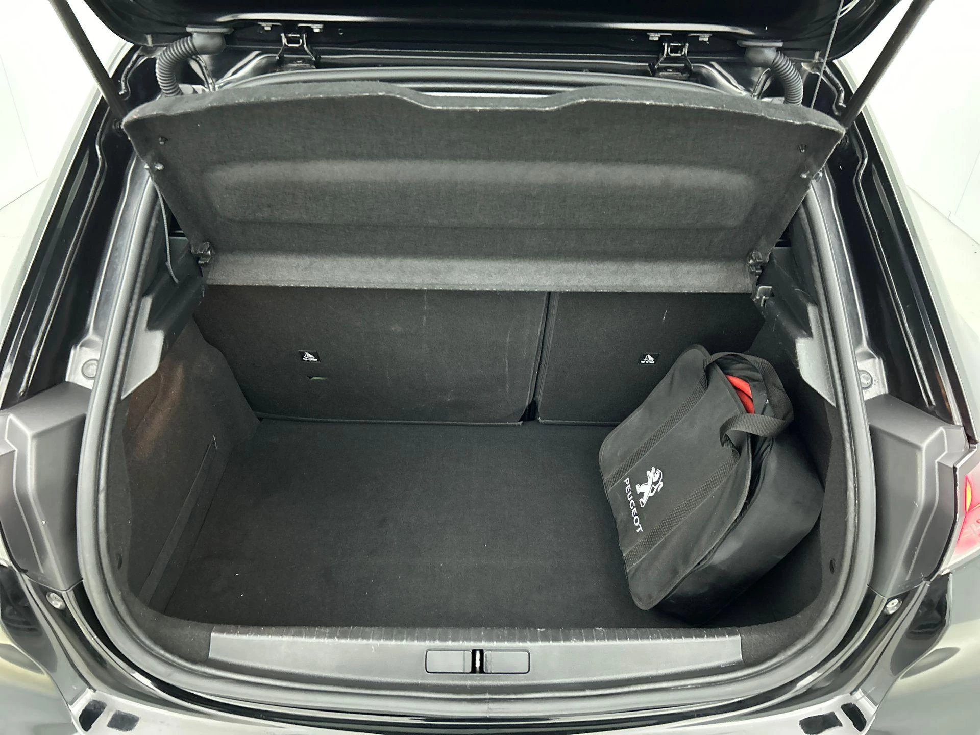 Hoofdafbeelding Peugeot e-208