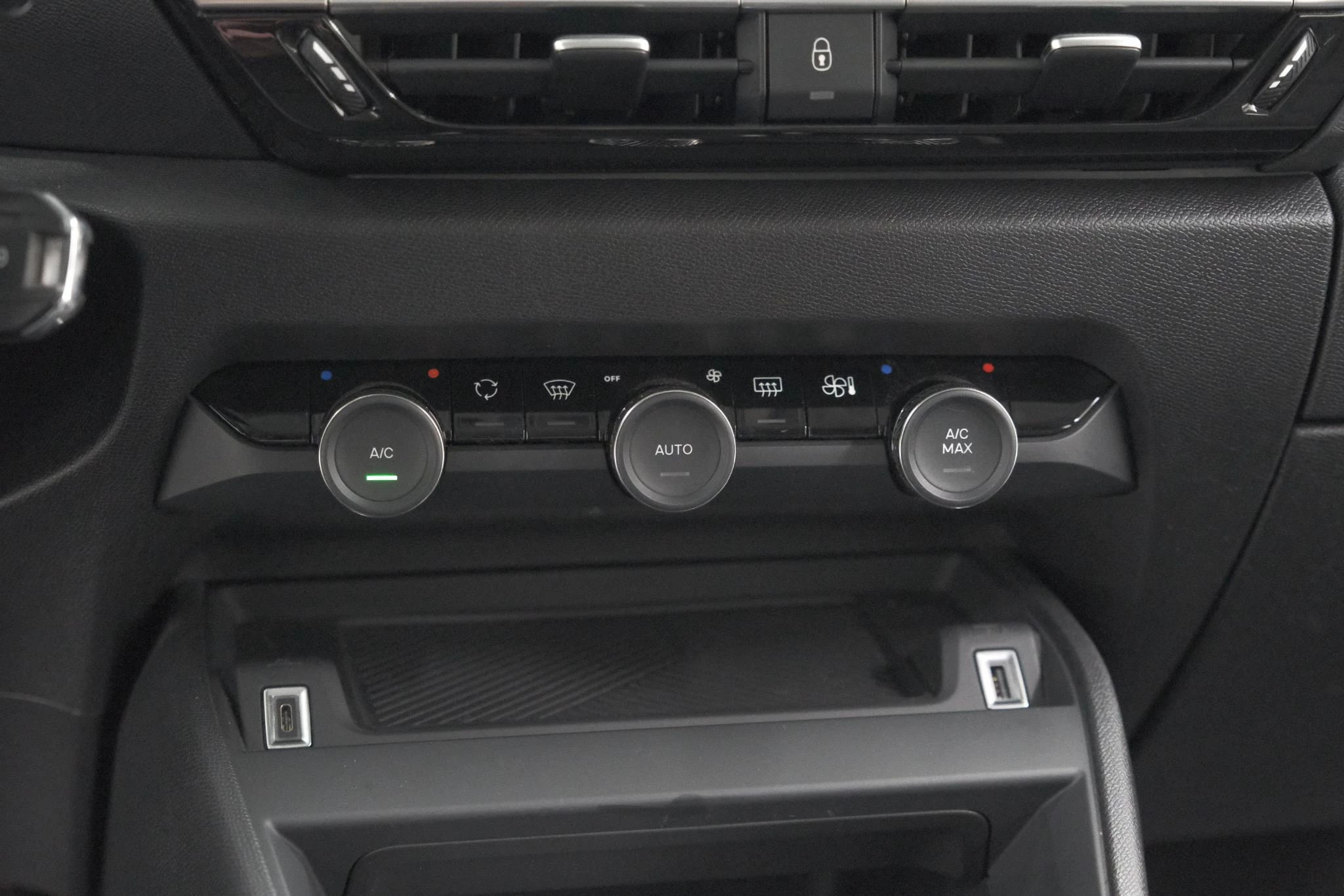 Hoofdafbeelding Citroën ë-C4