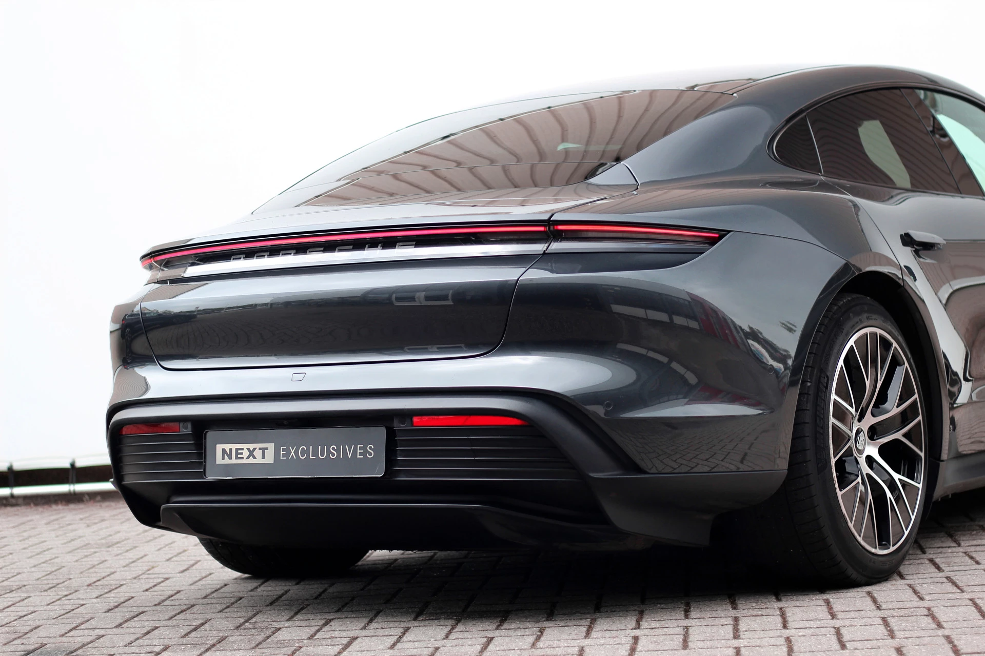 Hoofdafbeelding Porsche Taycan