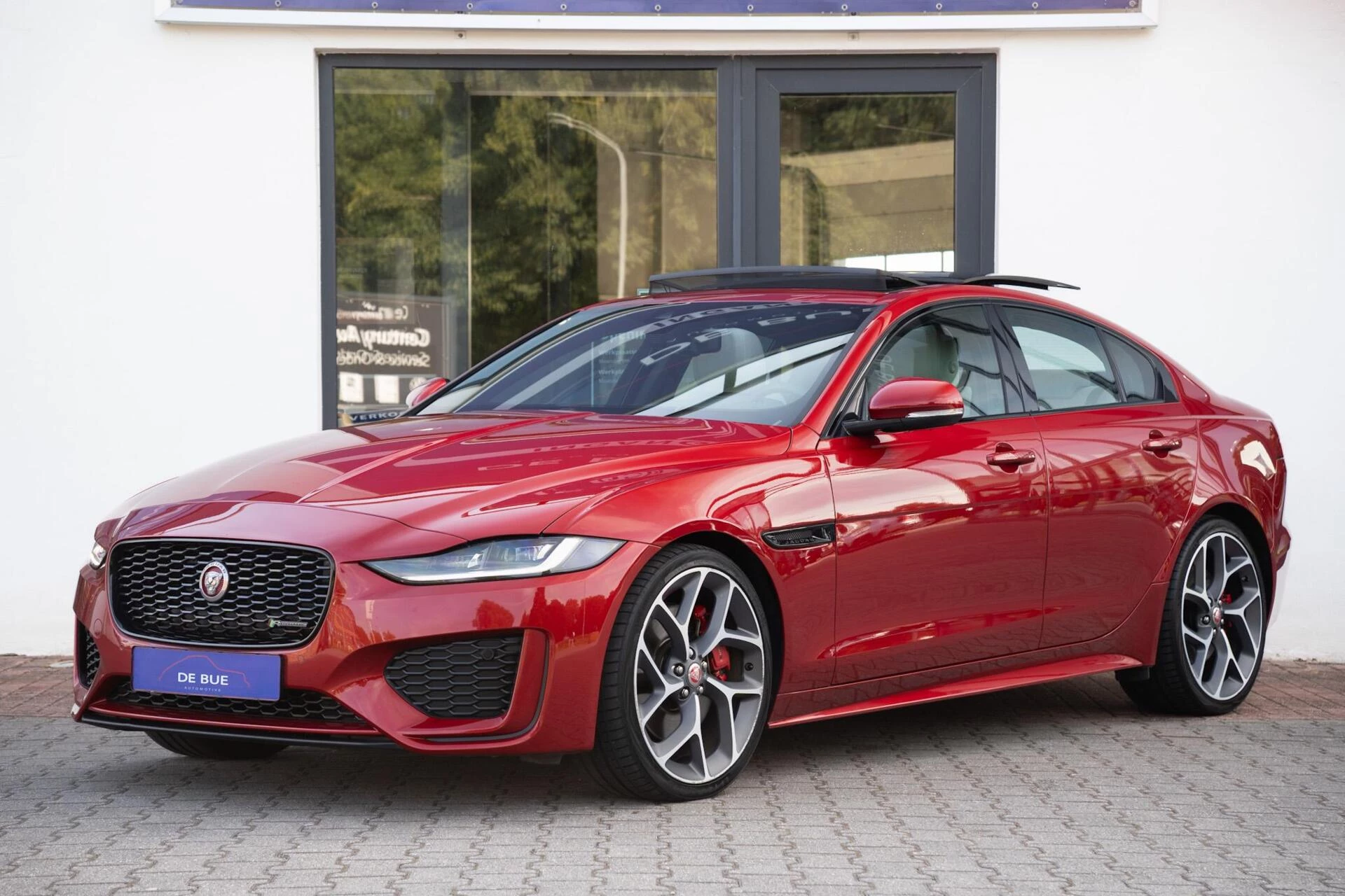Hoofdafbeelding Jaguar XE