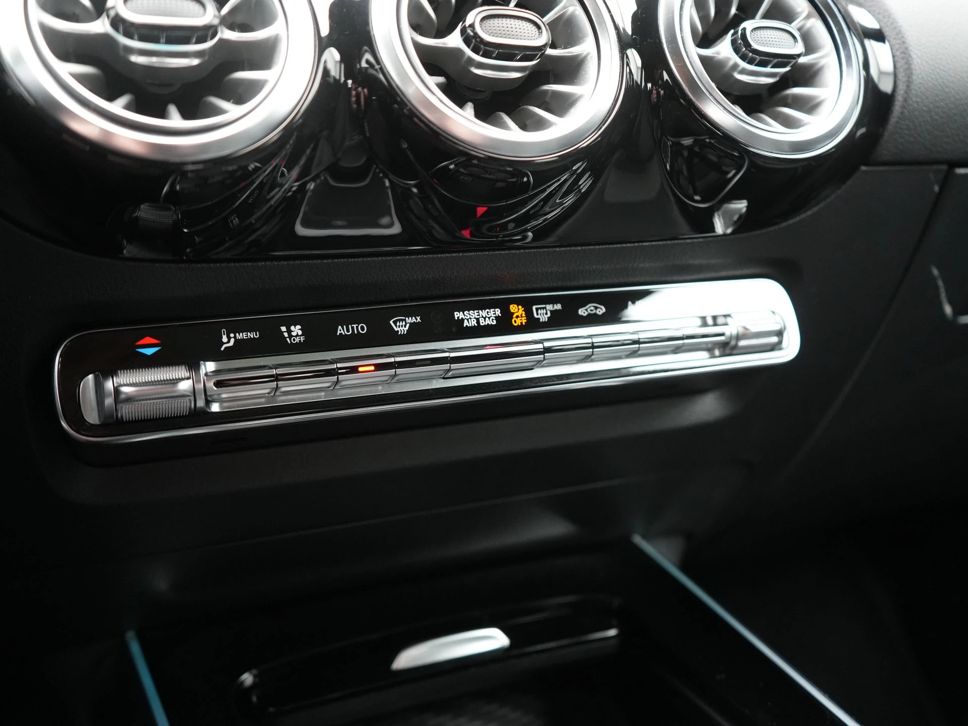 Hoofdafbeelding Mercedes-Benz EQA