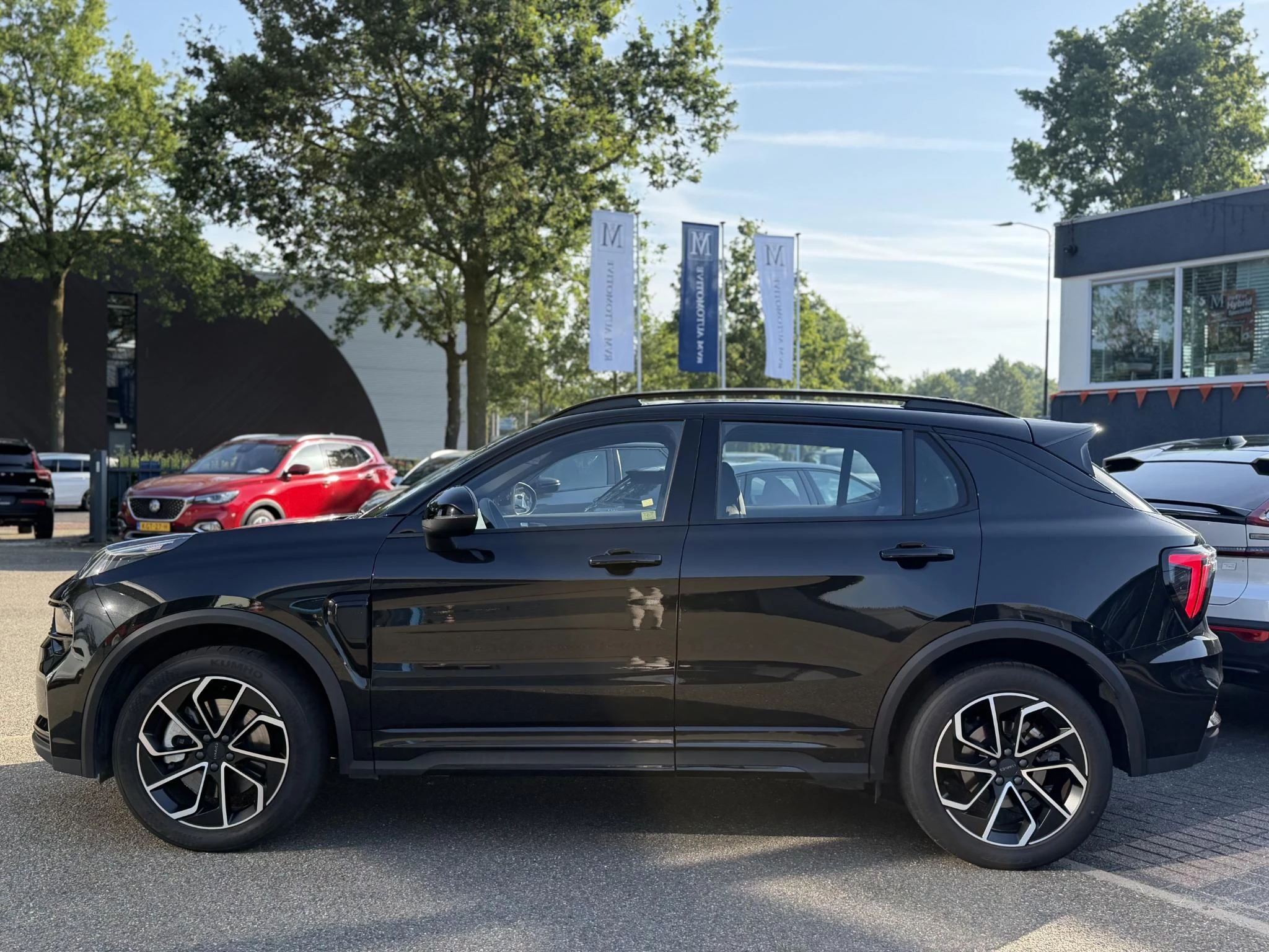 Lynk & Co 01