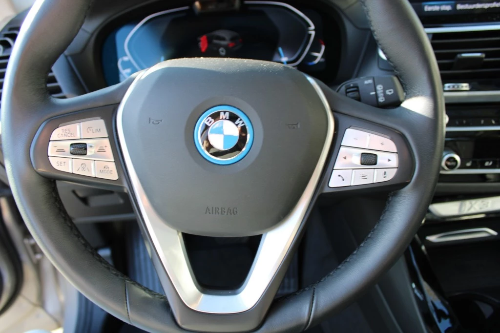 Hoofdafbeelding BMW iX3