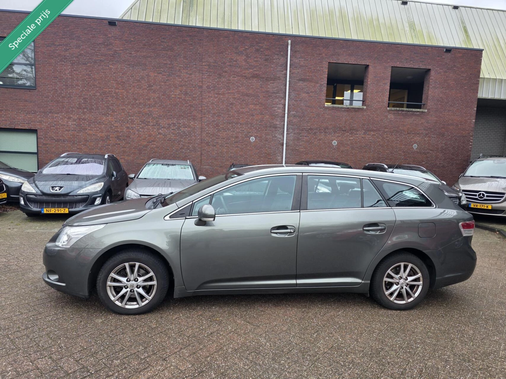 Hoofdafbeelding Toyota Avensis