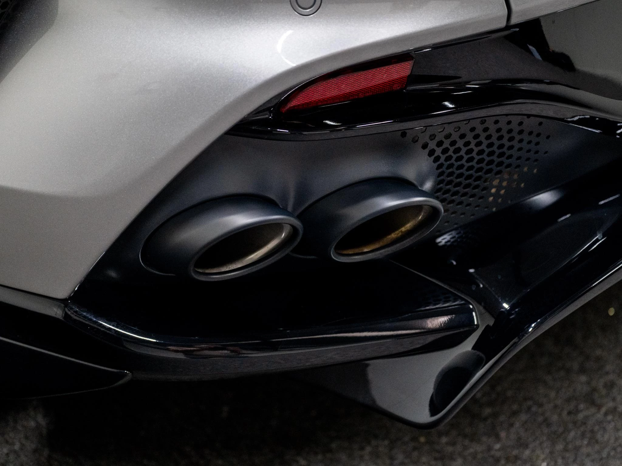 Hoofdafbeelding Aston Martin DBX