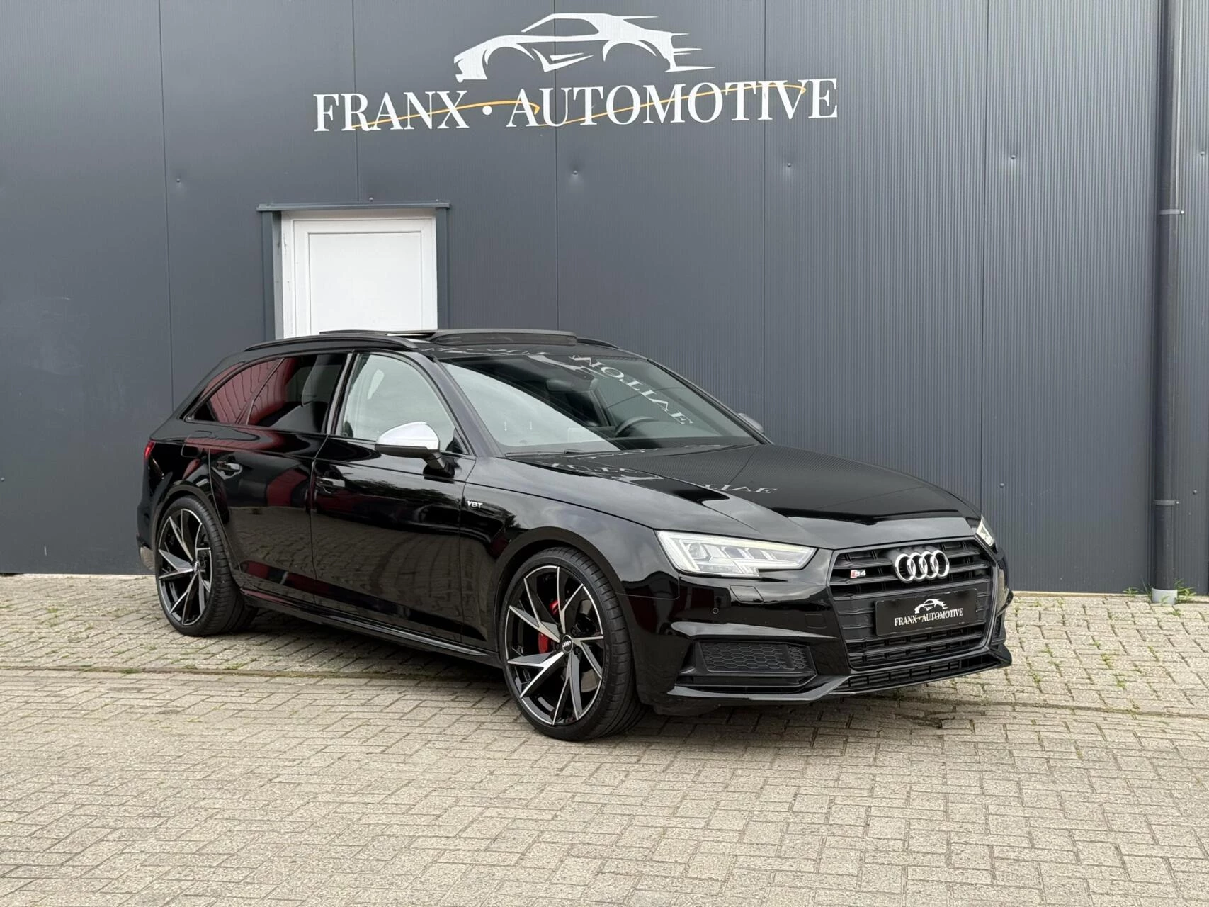Hoofdafbeelding Audi S4