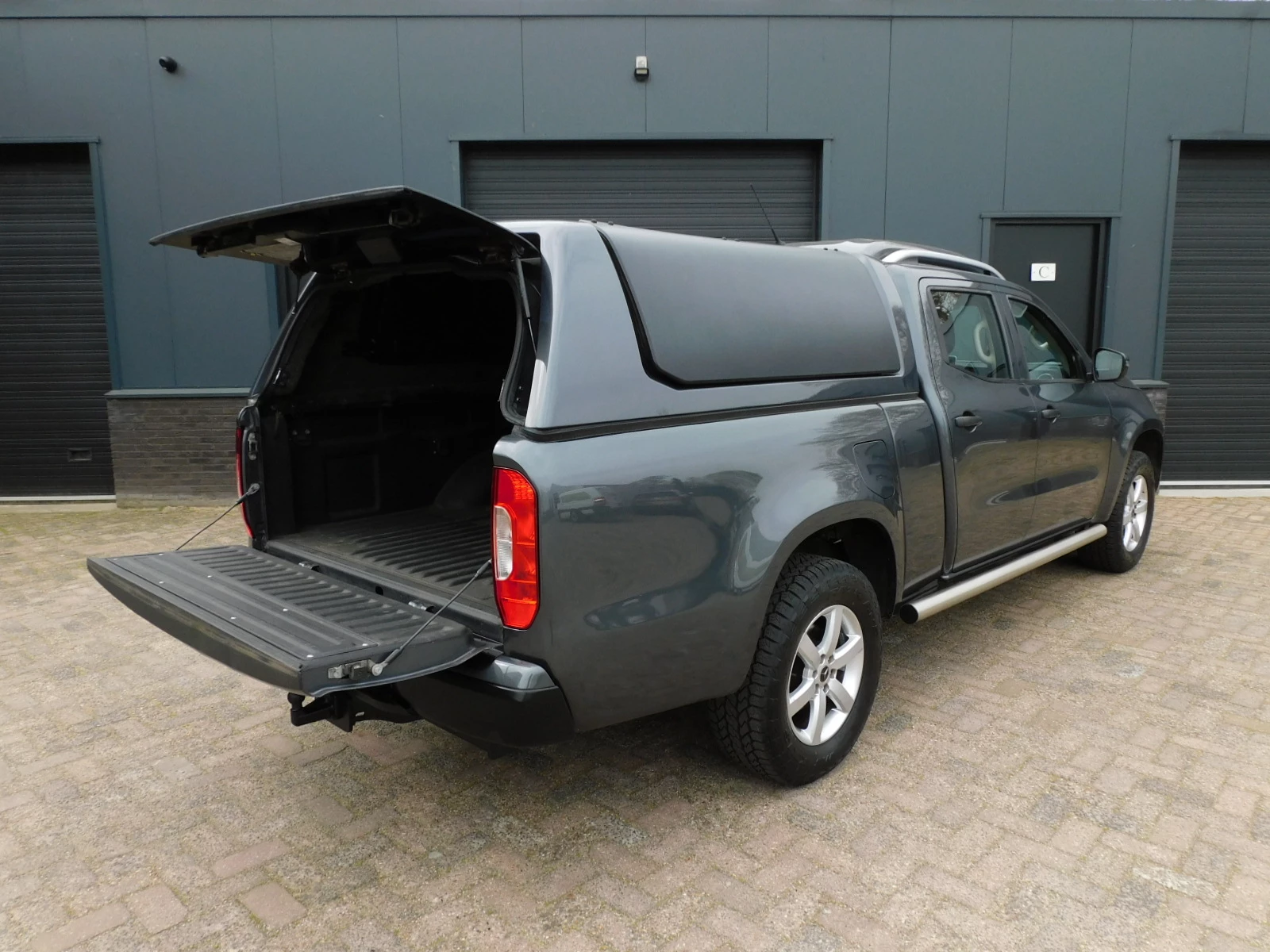 Hoofdafbeelding Mercedes-Benz X-Klasse
