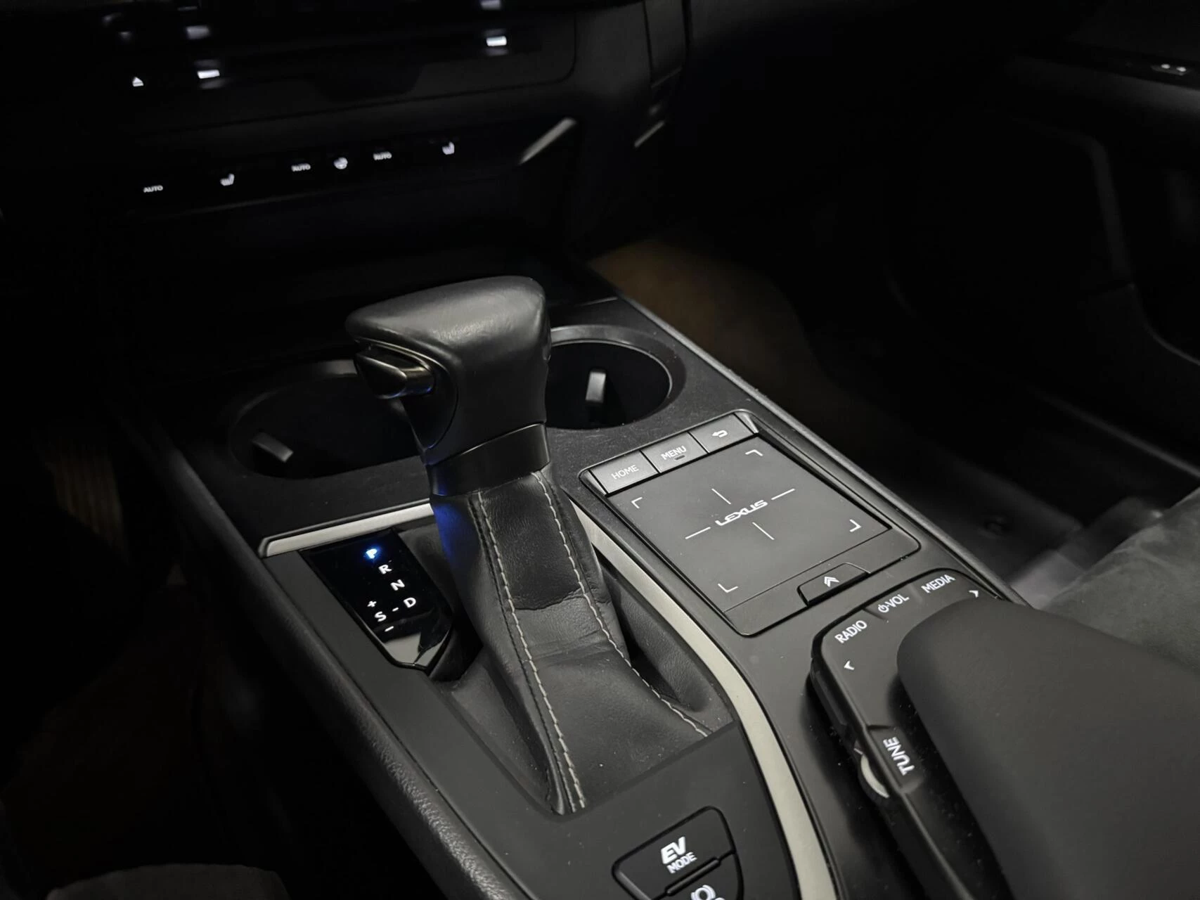 Hoofdafbeelding Lexus UX