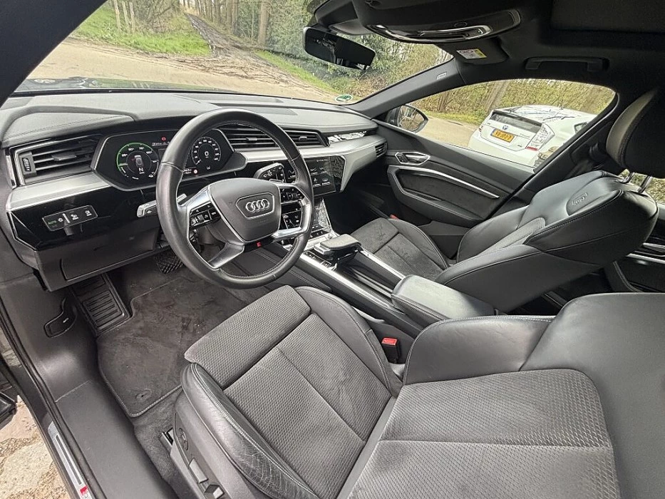 Hoofdafbeelding Audi e-tron