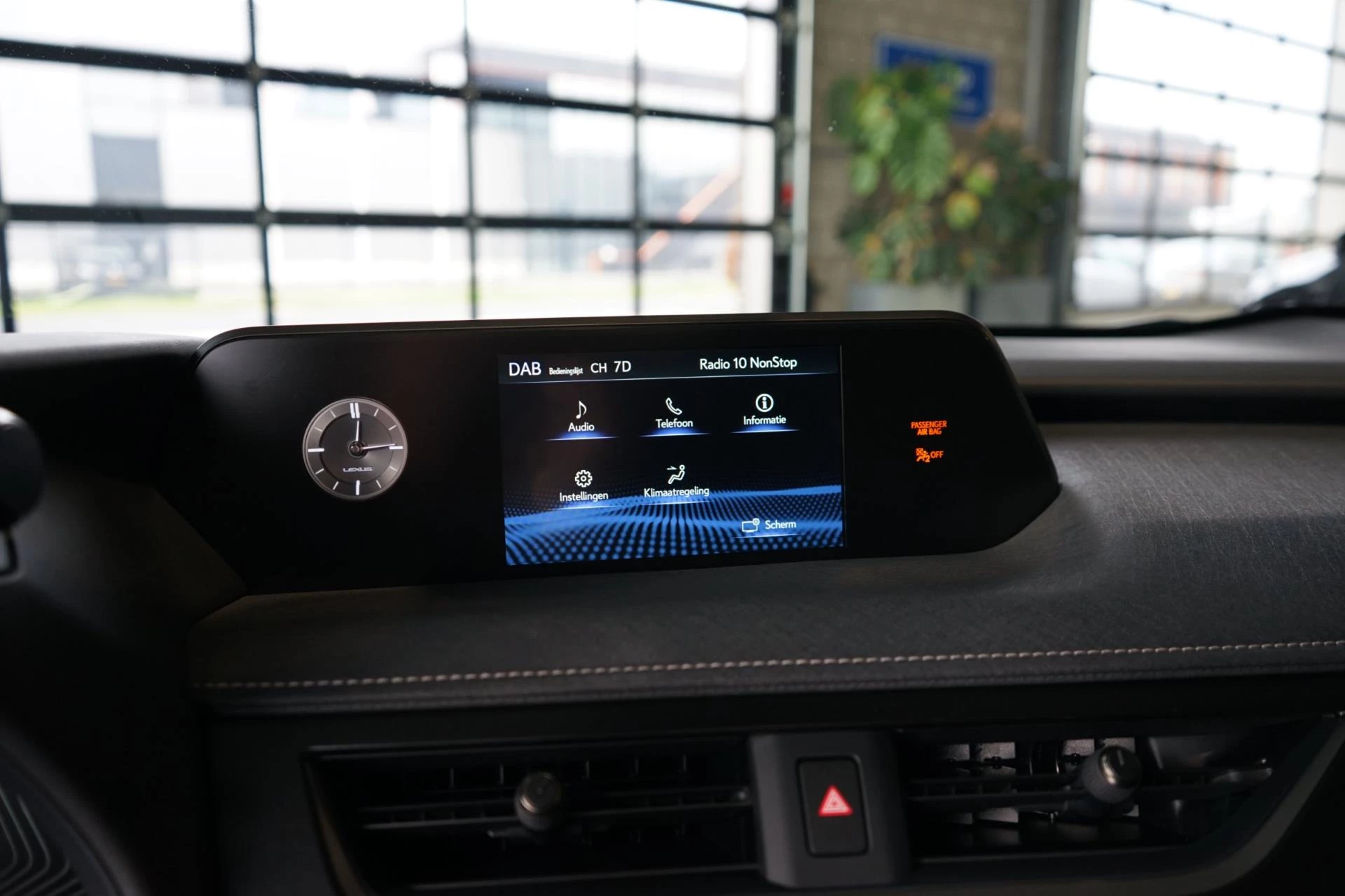 Hoofdafbeelding Lexus UX