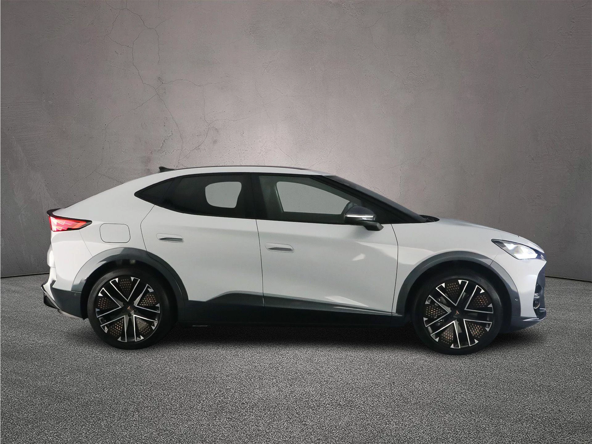 Hoofdafbeelding CUPRA Tavascan