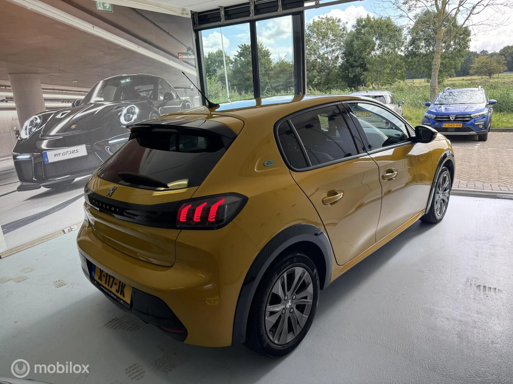 Hoofdafbeelding Peugeot e-208