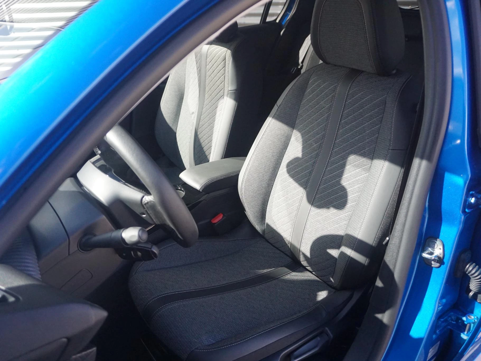 Hoofdafbeelding Peugeot e-208