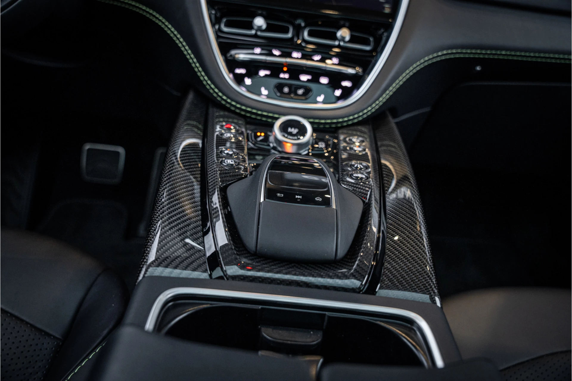 Hoofdafbeelding Aston Martin DBX
