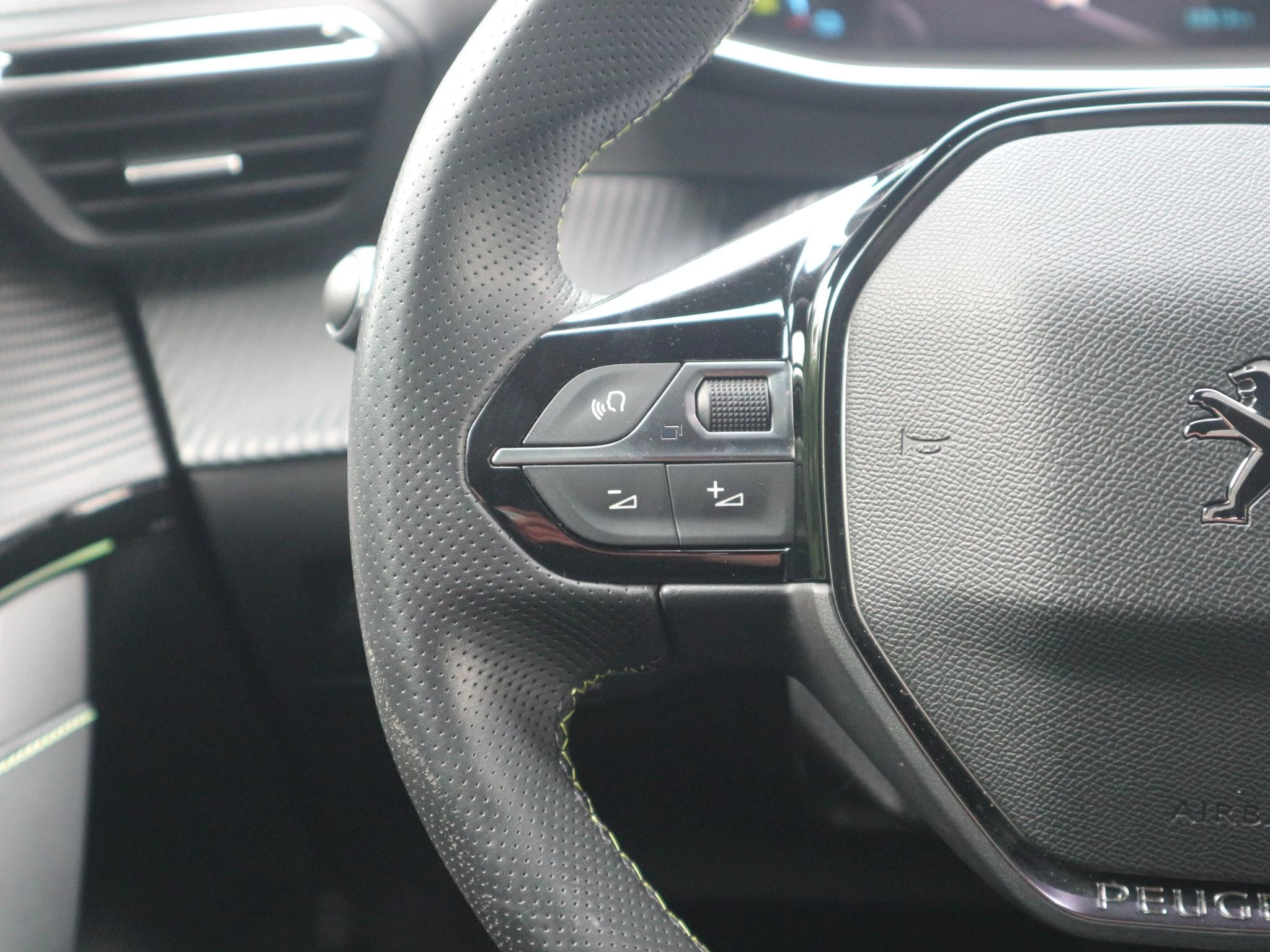 Hoofdafbeelding Peugeot e-208