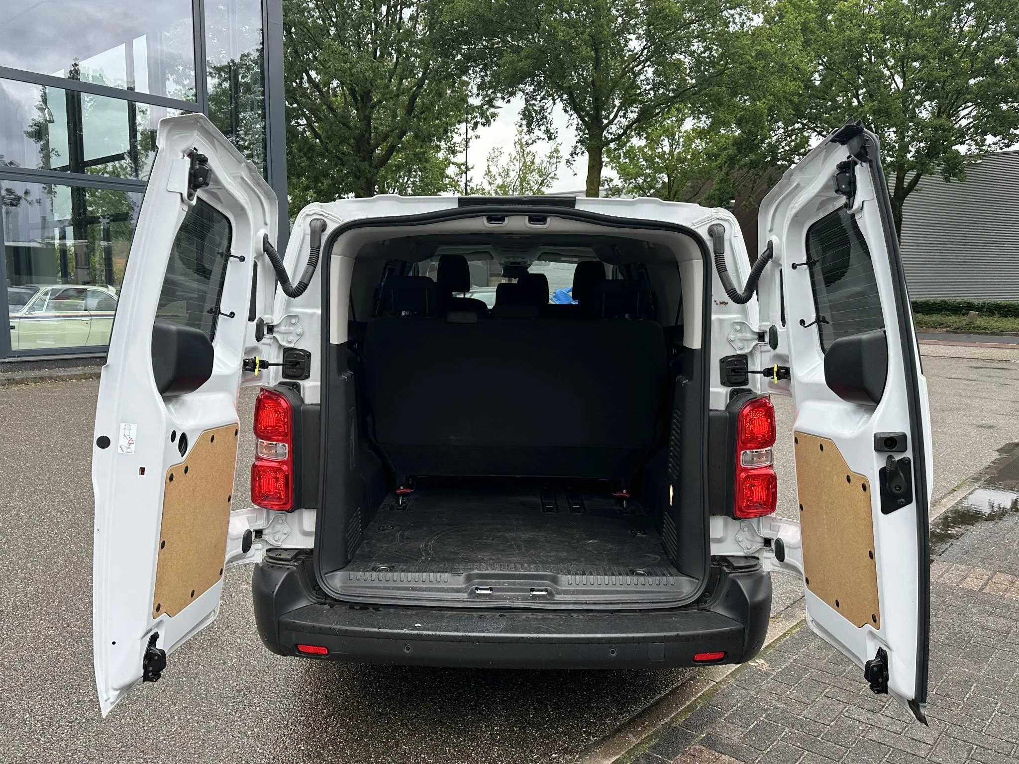 Hoofdafbeelding Peugeot e-Expert