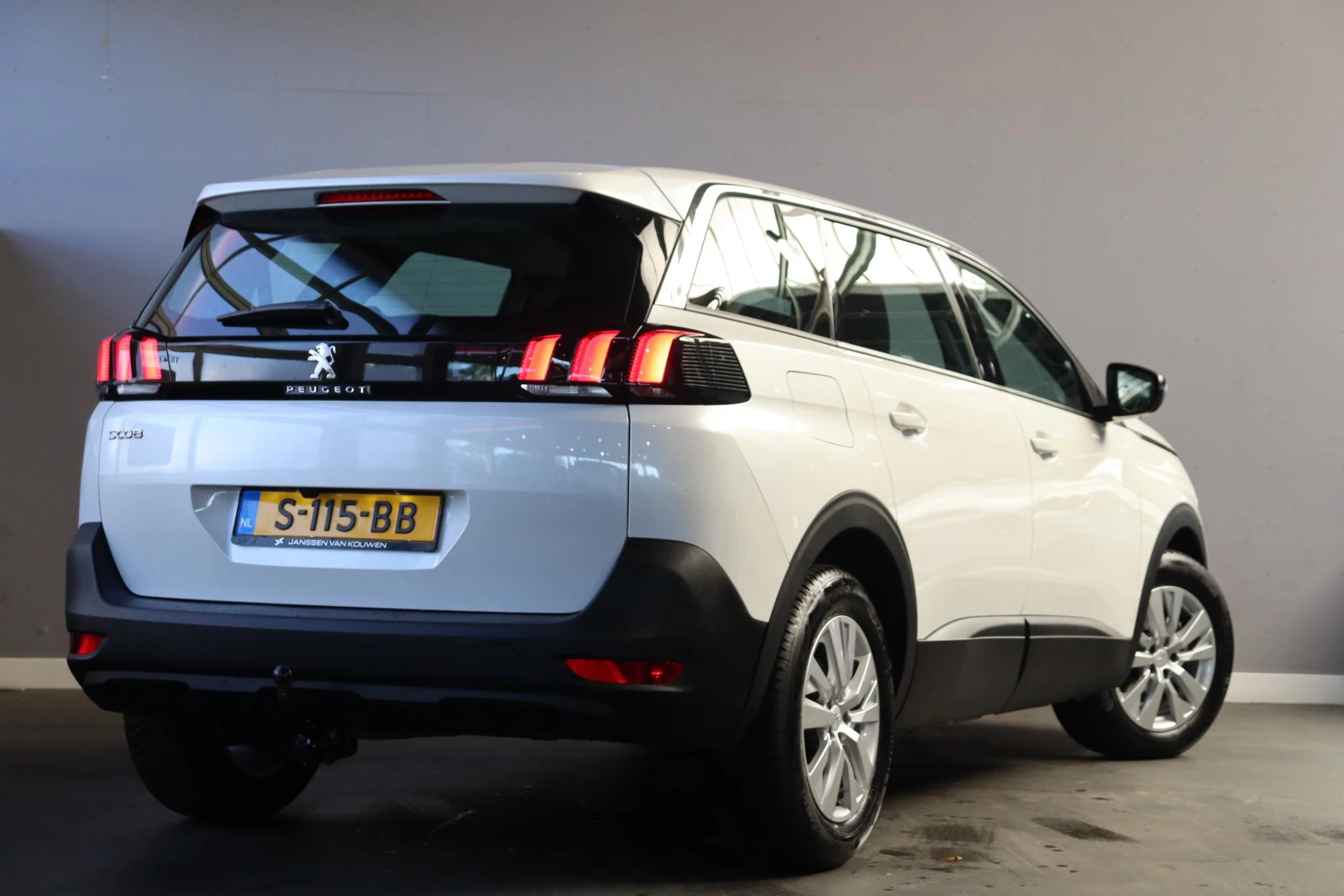 Hoofdafbeelding Peugeot 5008