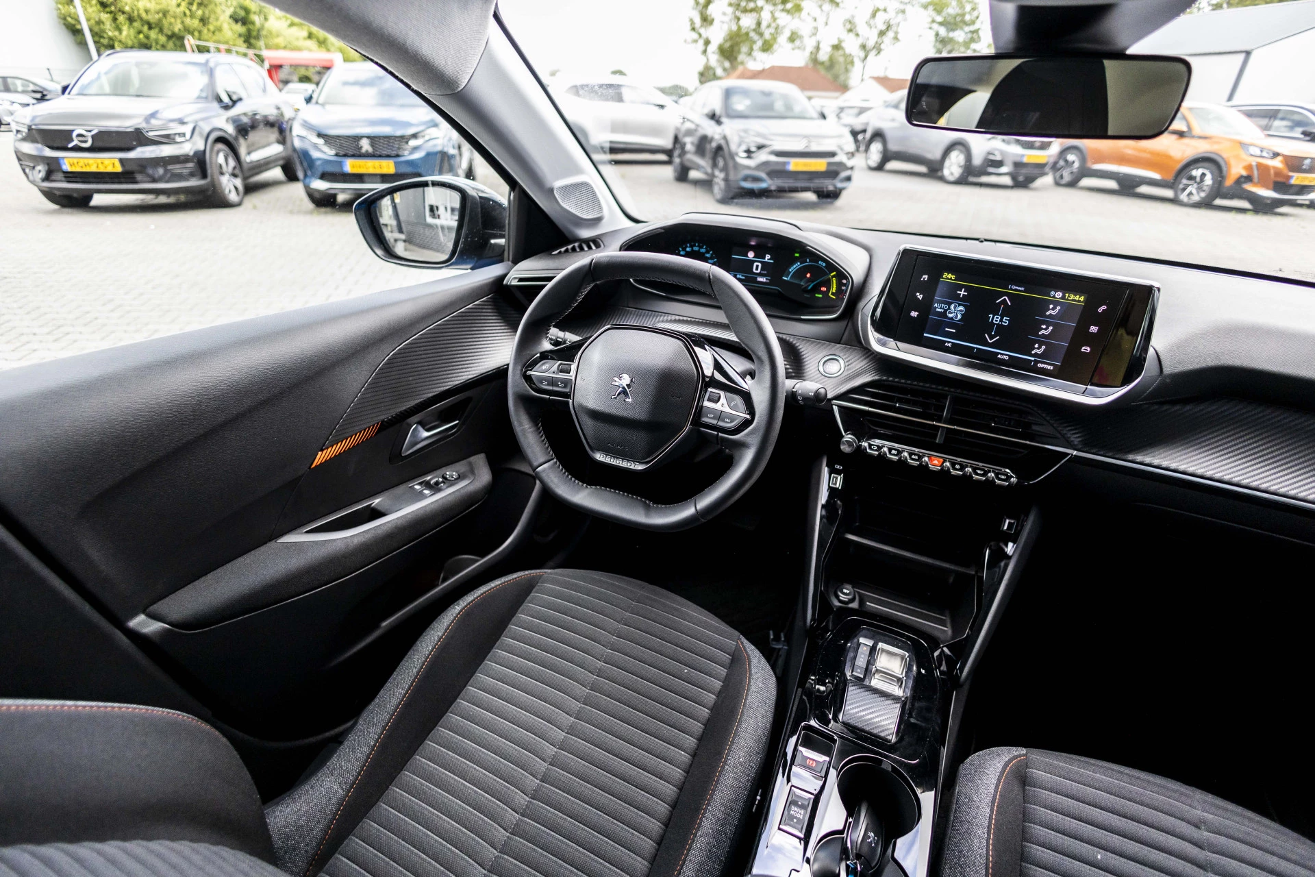 Hoofdafbeelding Peugeot e-208