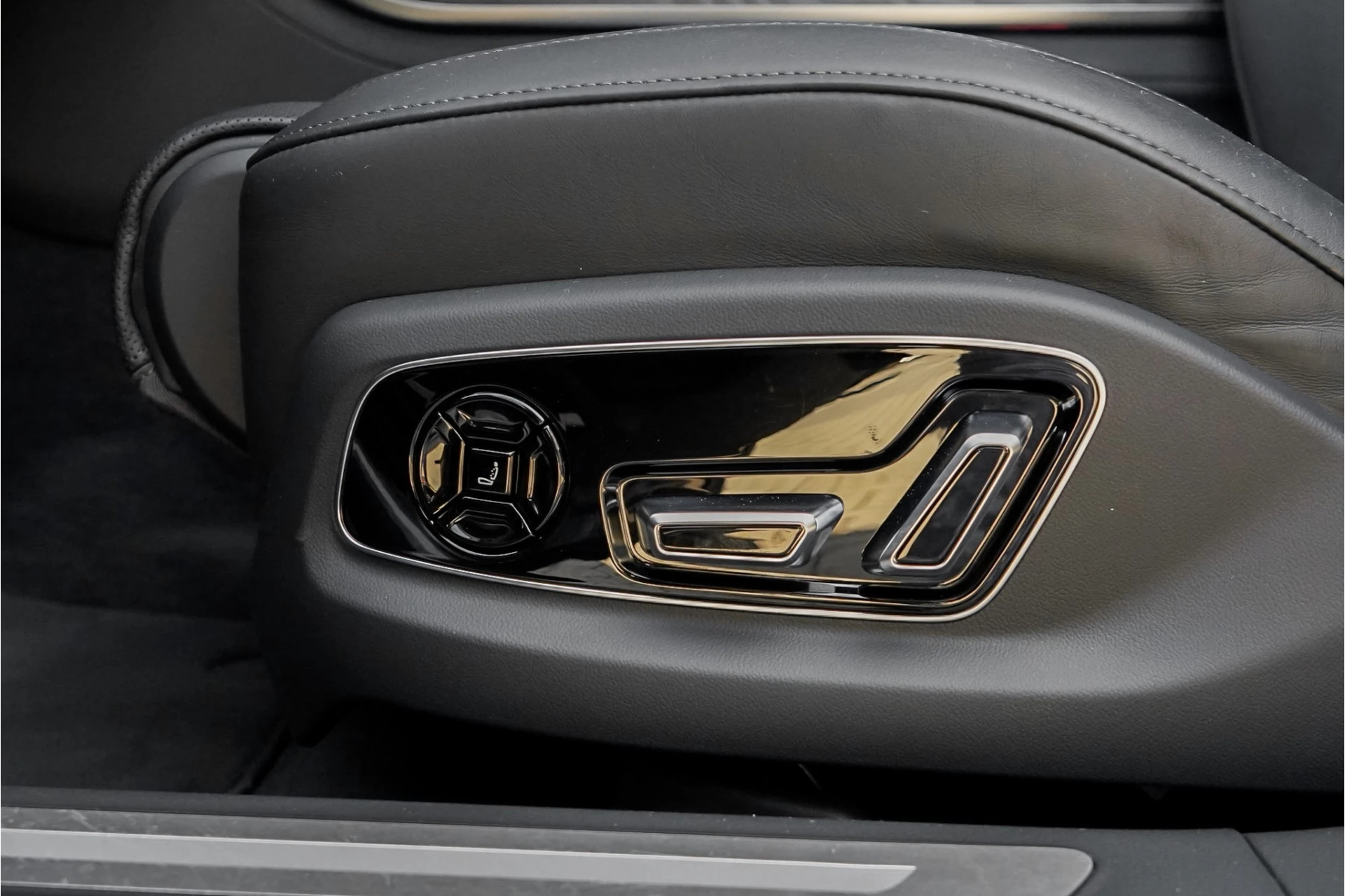 Hoofdafbeelding Audi A8