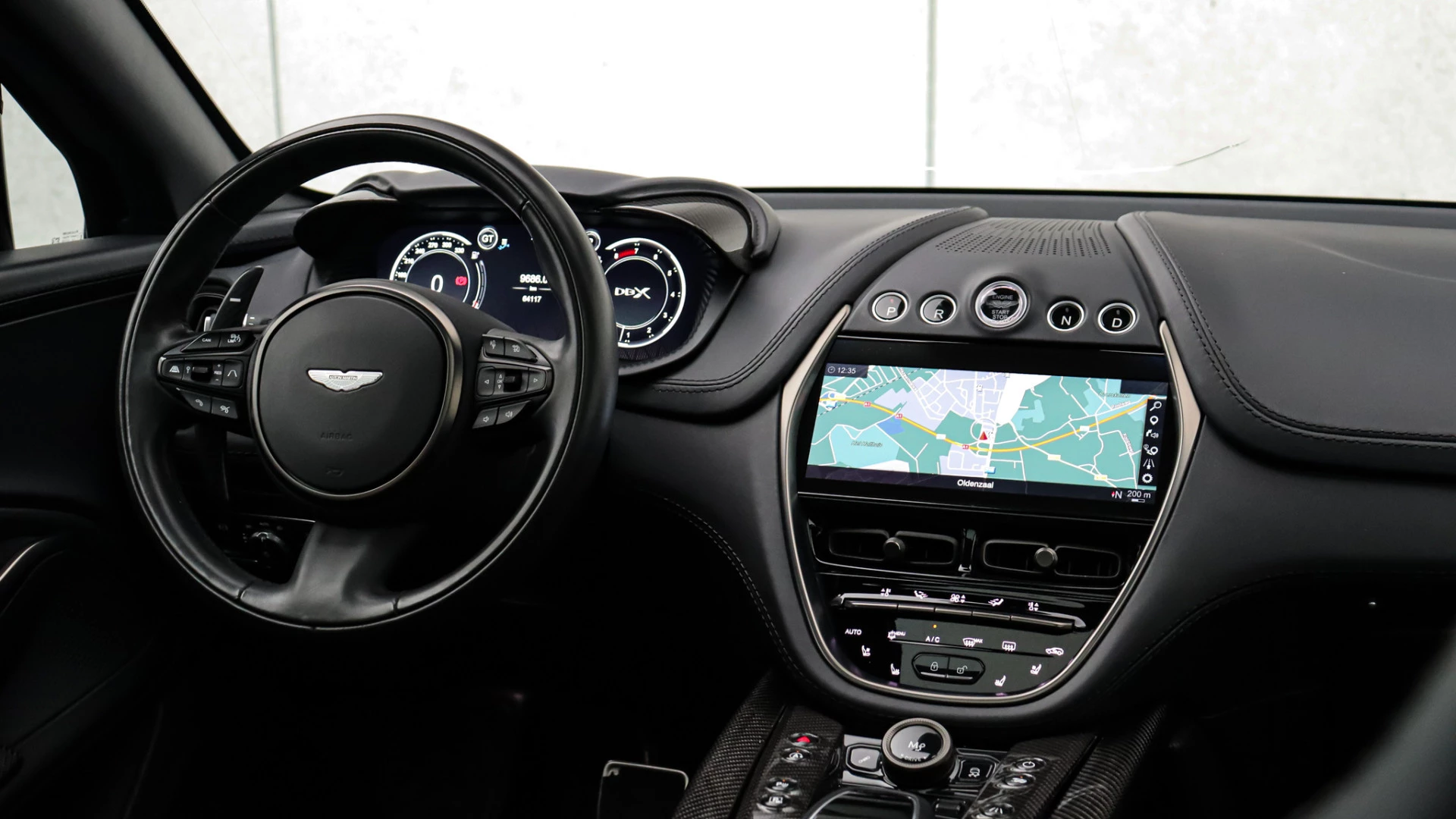 Hoofdafbeelding Aston Martin DBX