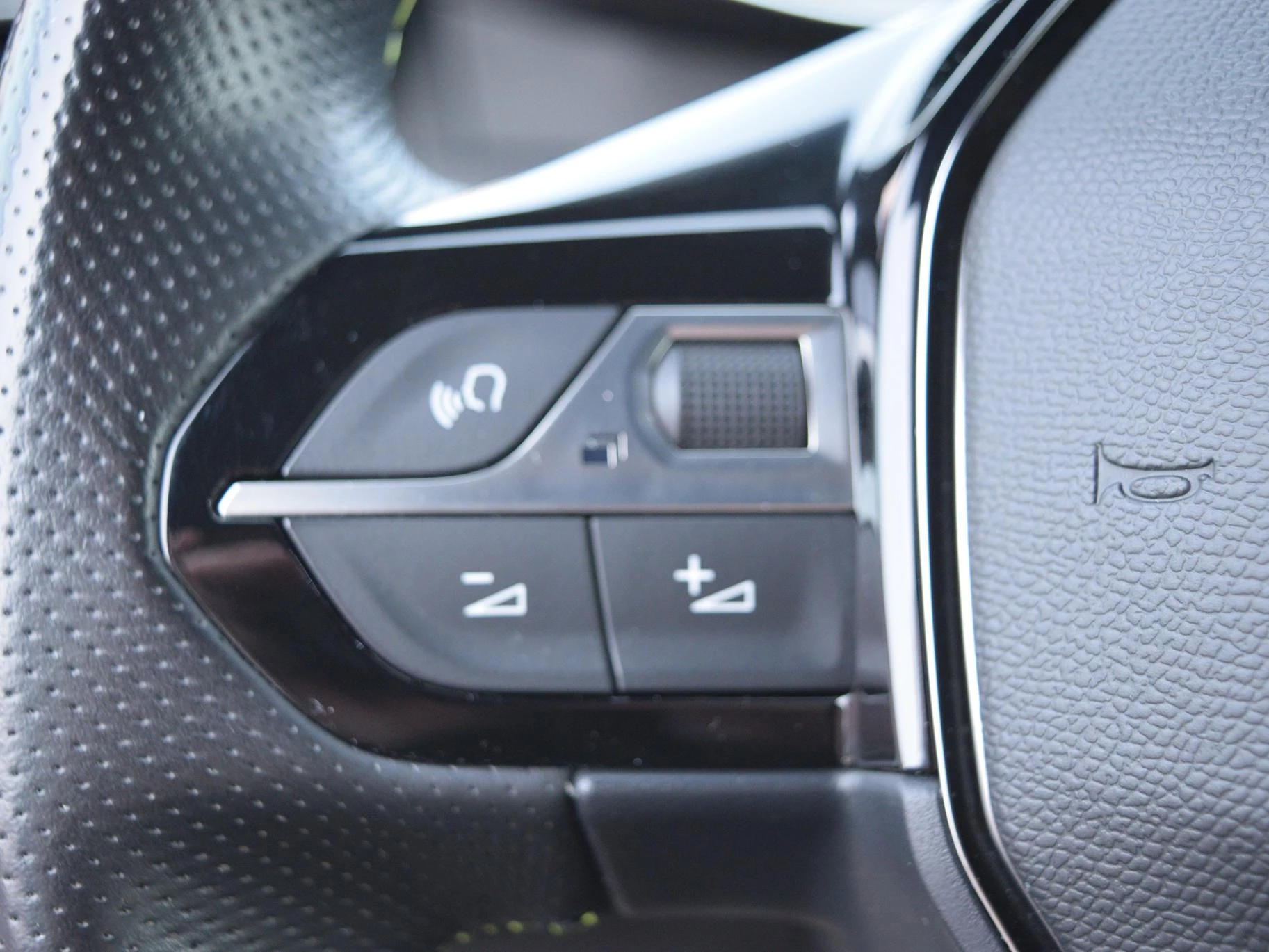 Hoofdafbeelding Peugeot e-208