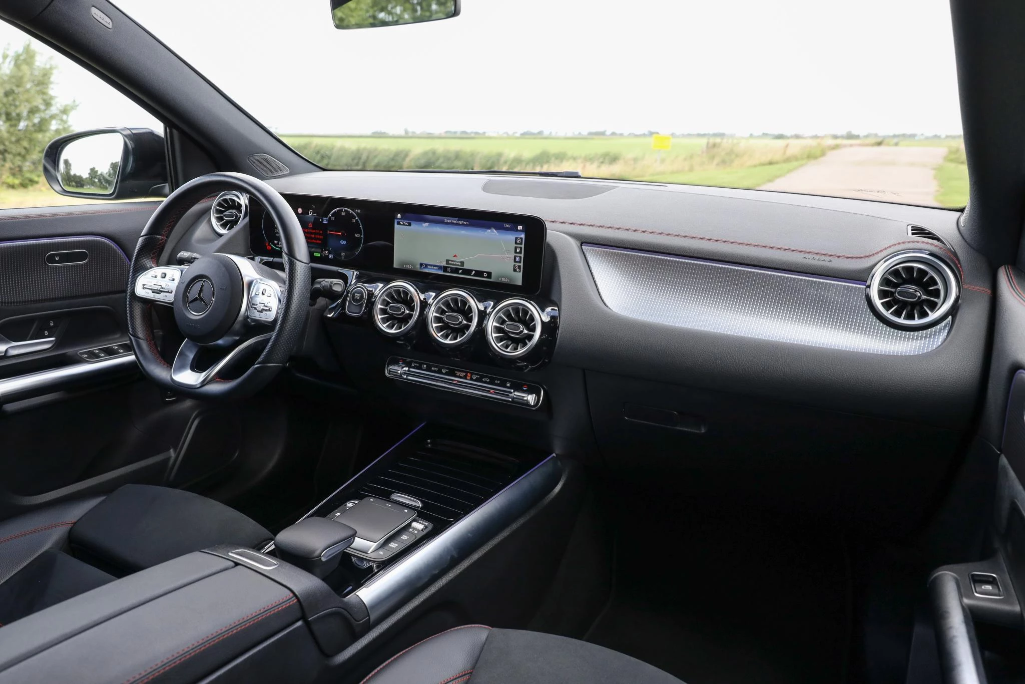 Hoofdafbeelding Mercedes-Benz EQA