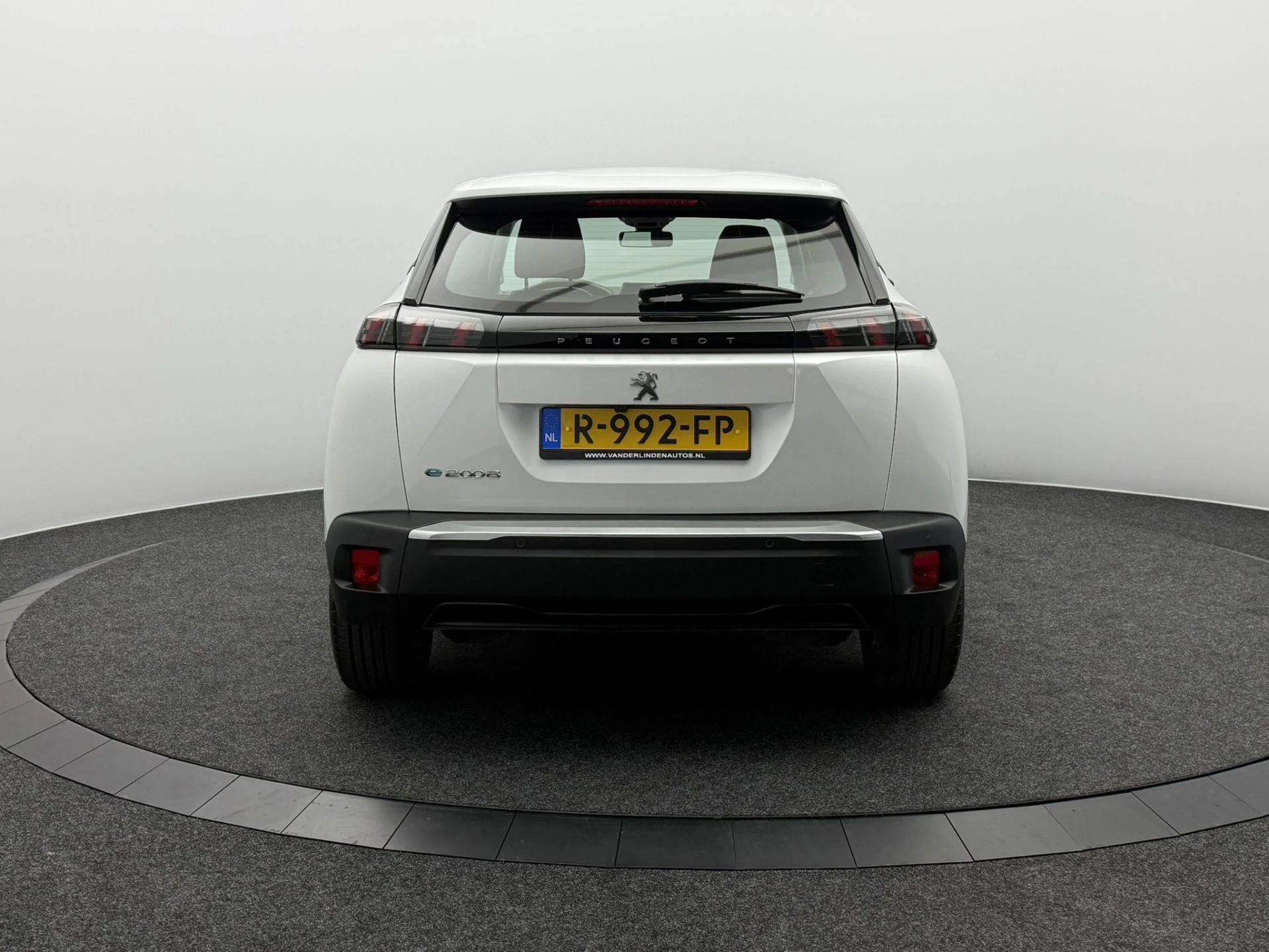 Hoofdafbeelding Peugeot e-2008