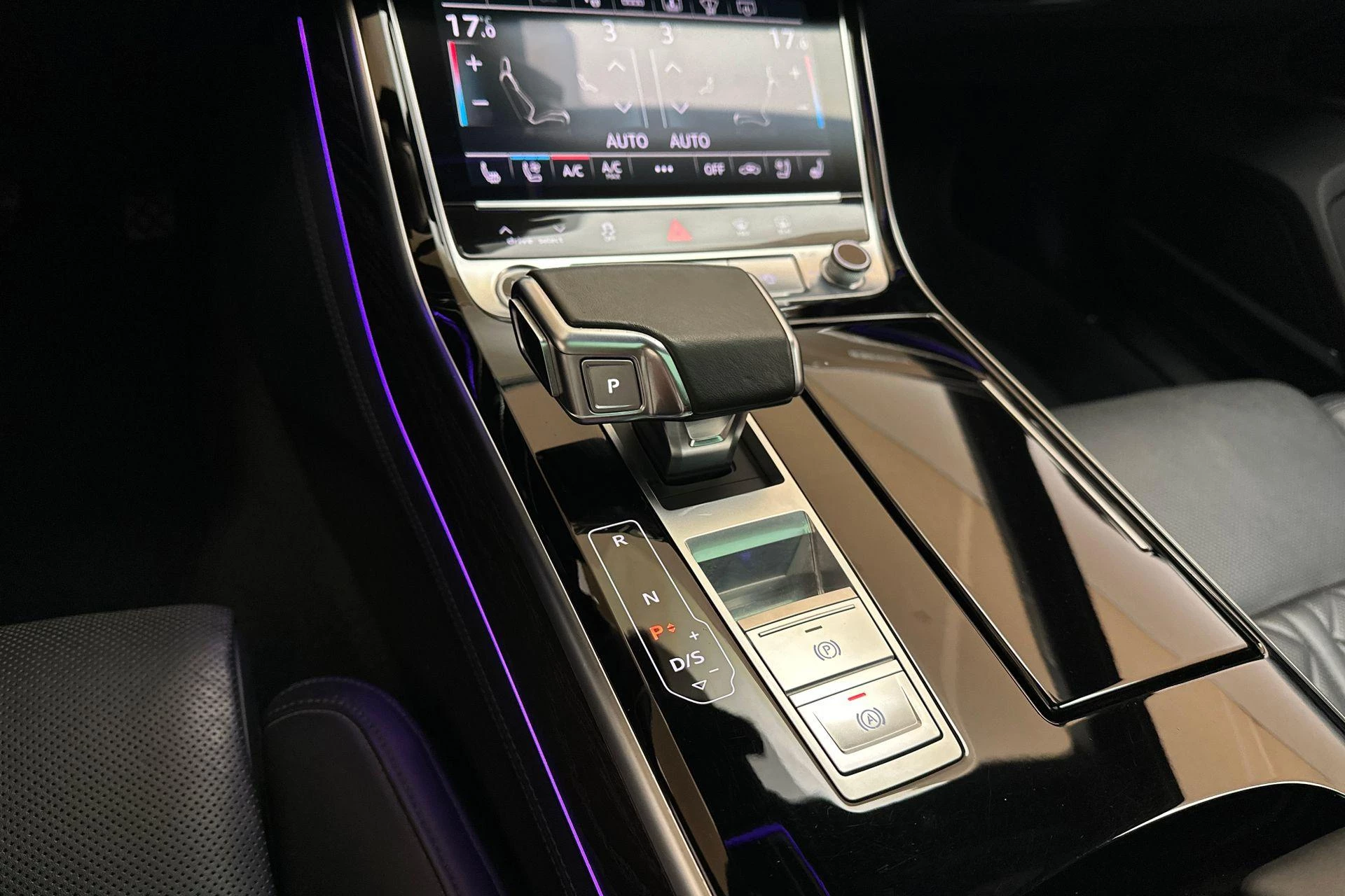 Hoofdafbeelding Audi A8