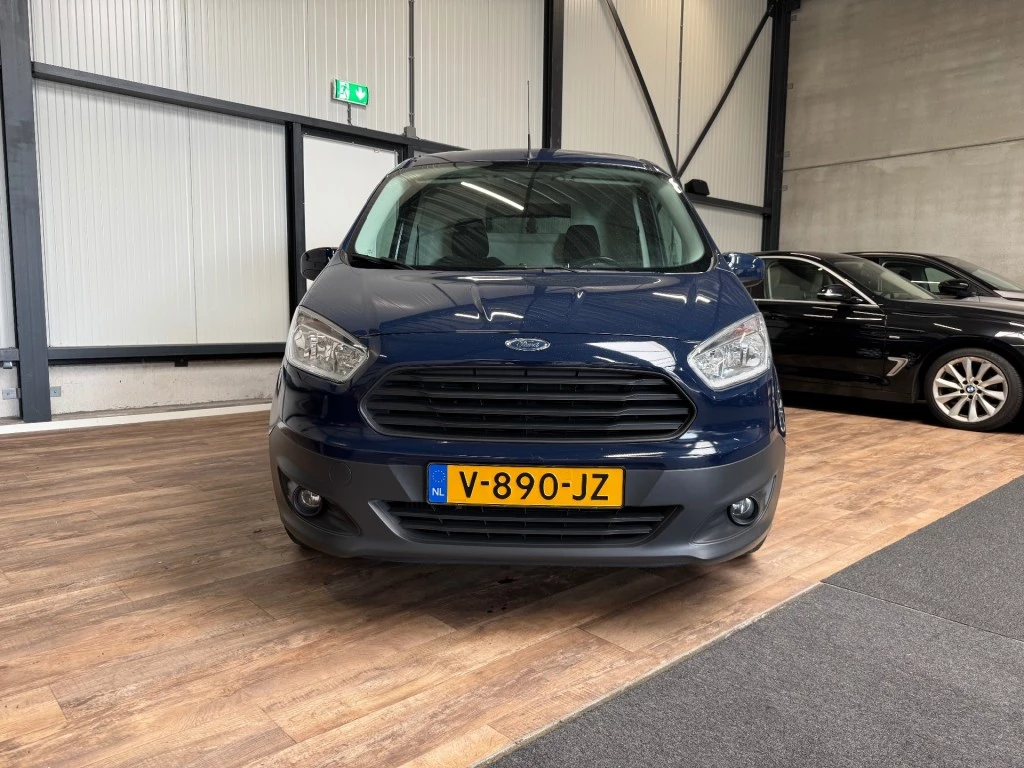 Hoofdafbeelding Ford Transit Courier