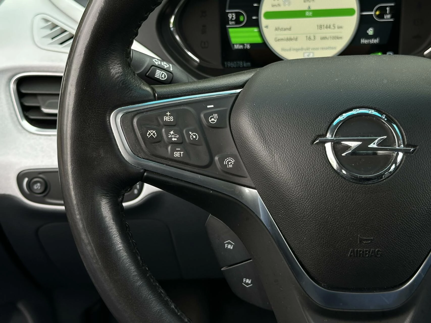 Hoofdafbeelding Opel Ampera-e
