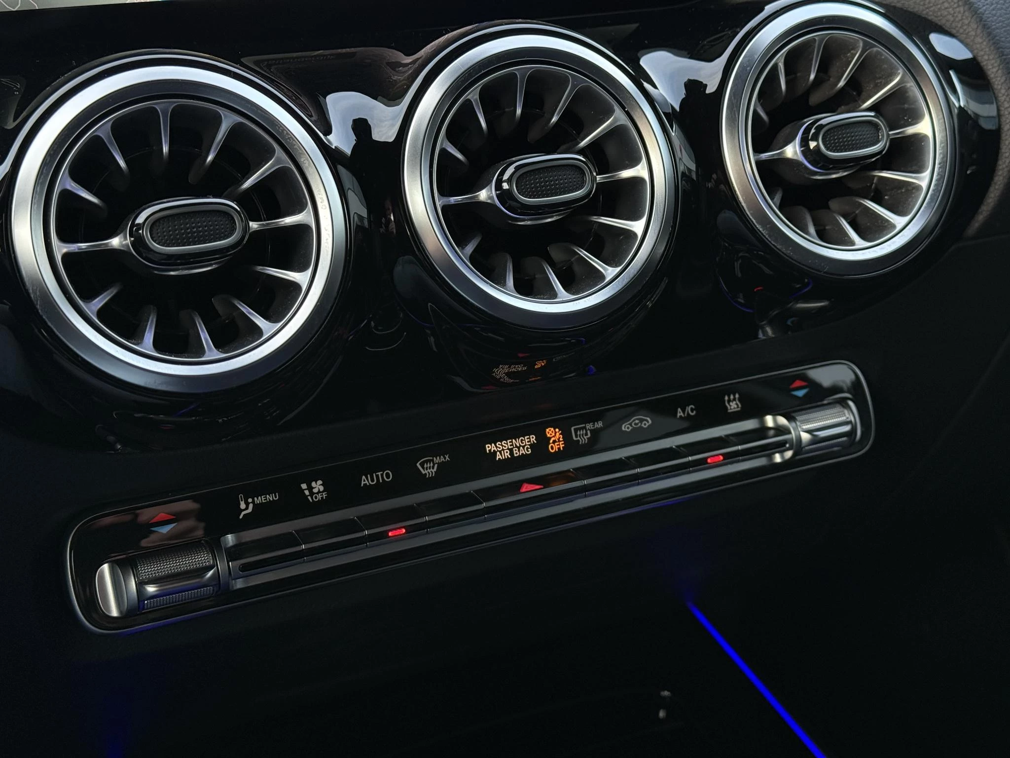 Hoofdafbeelding Mercedes-Benz EQA