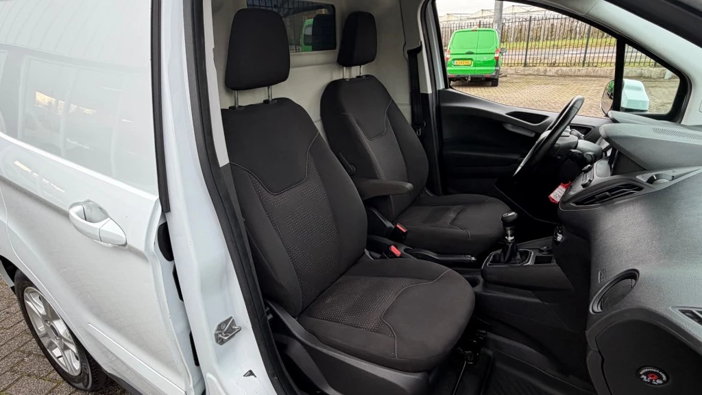 Hoofdafbeelding Ford Transit Courier