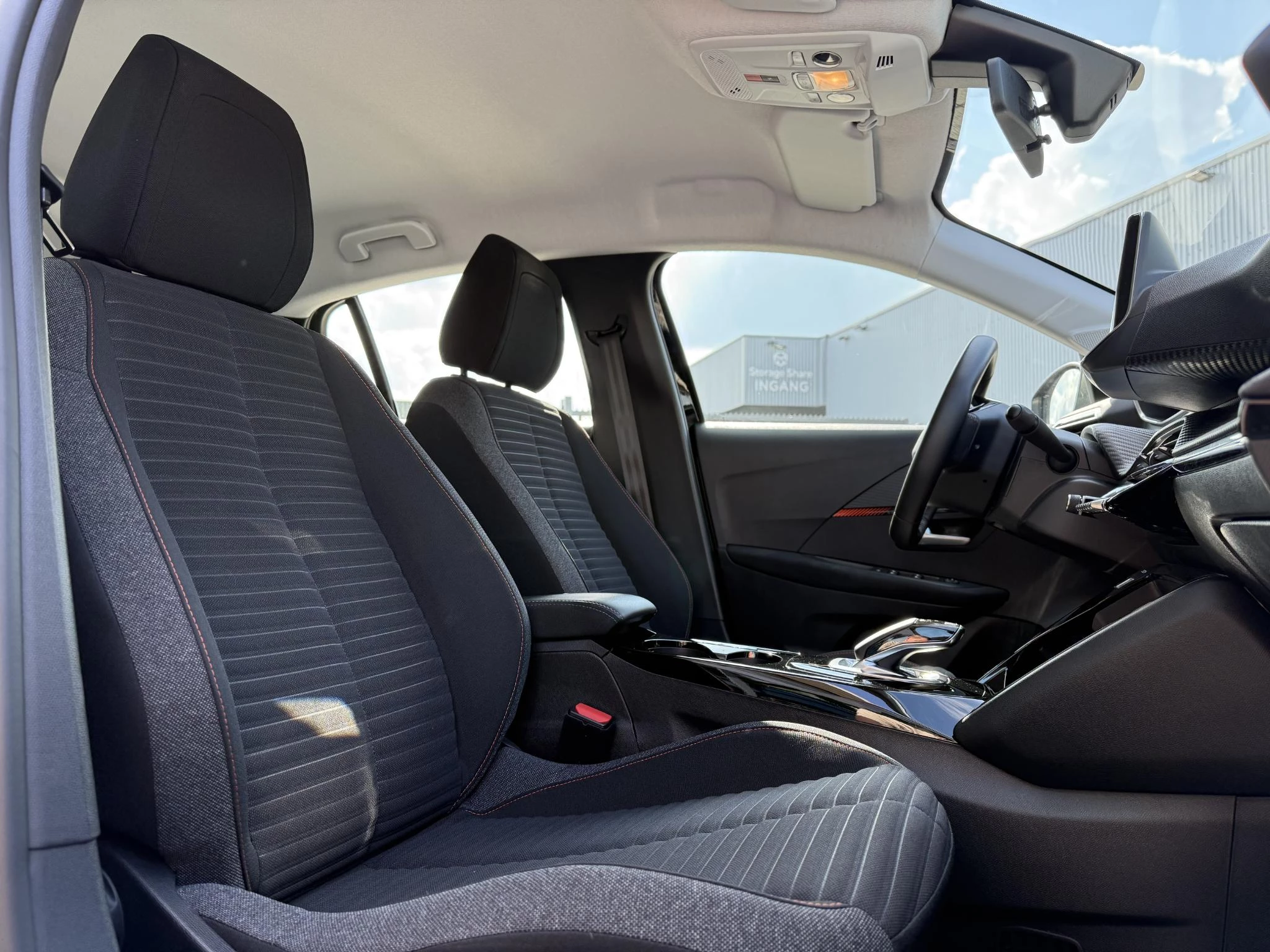 Hoofdafbeelding Peugeot e-208