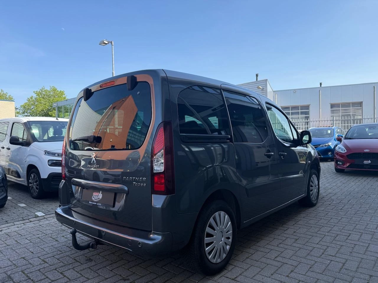 Hoofdafbeelding Peugeot Partner