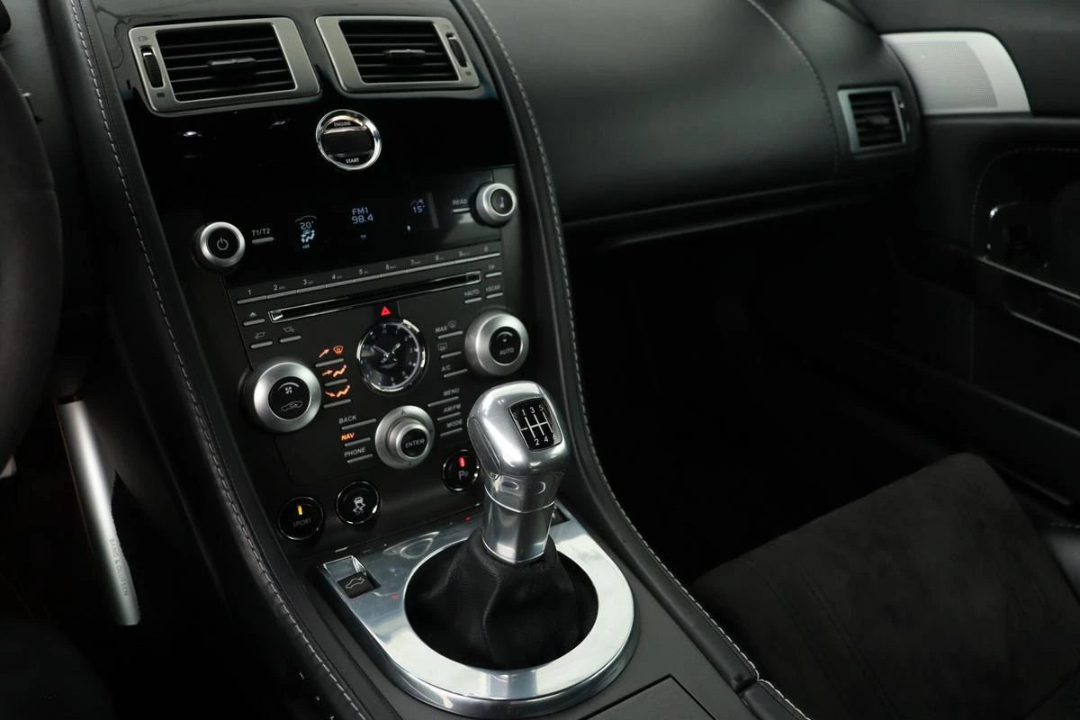 Hoofdafbeelding Aston Martin V12 Vantage