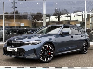 BMW 3 Serie Touring 330e M-SPORT ** ADAPT, LED, LEDER, HuD, MEM, ACC, TREKH, H&K SOUND, 19-inch LMV ** 1e EIG - BMW GAR. t/m 11-2029 ** ** INFORMEER OOK NAAR ONZE AANTREKKELIJKE FINANCIAL-LEASE TARIEVEN **